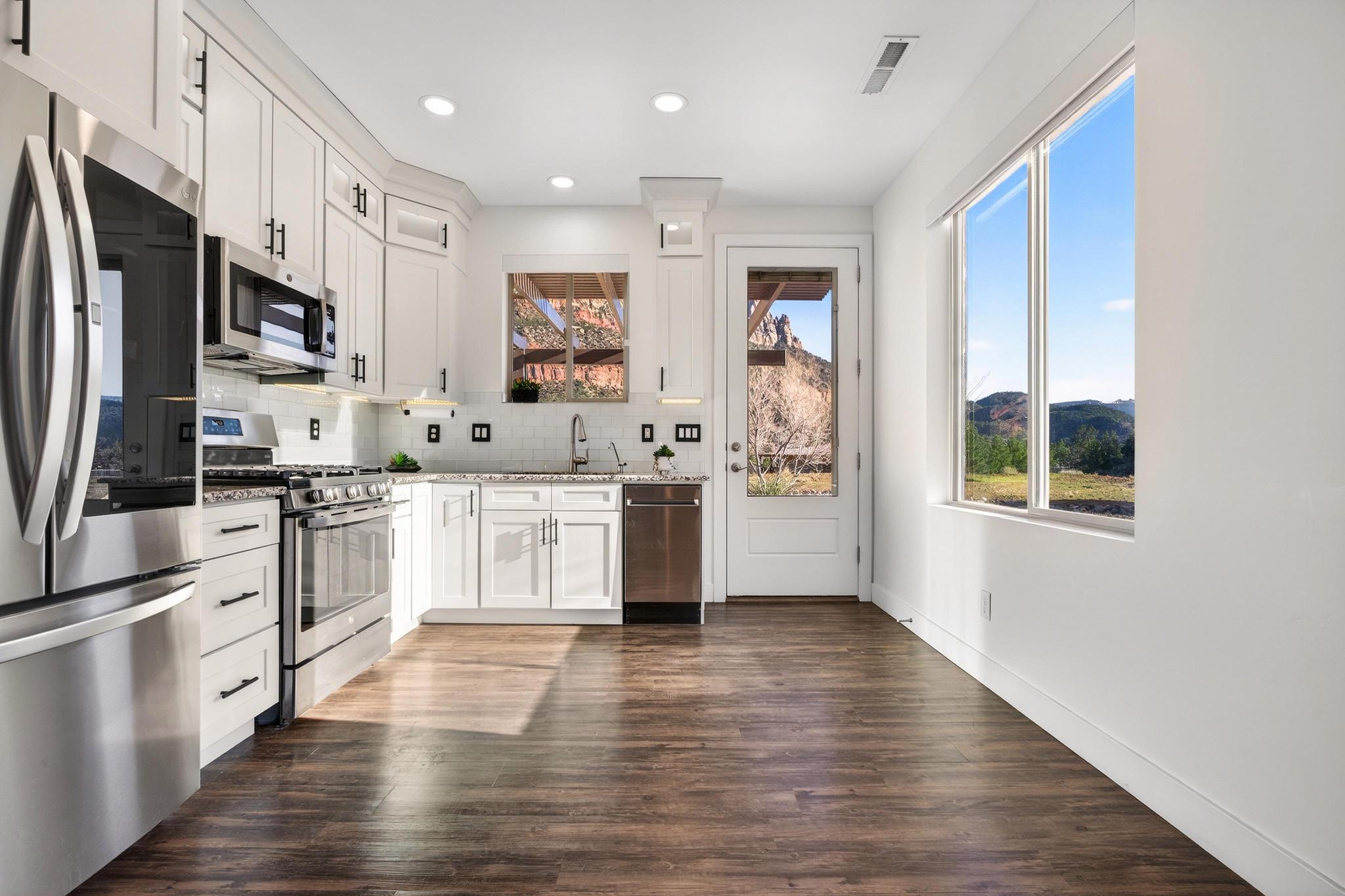 MOENAVE CONDO - Residential