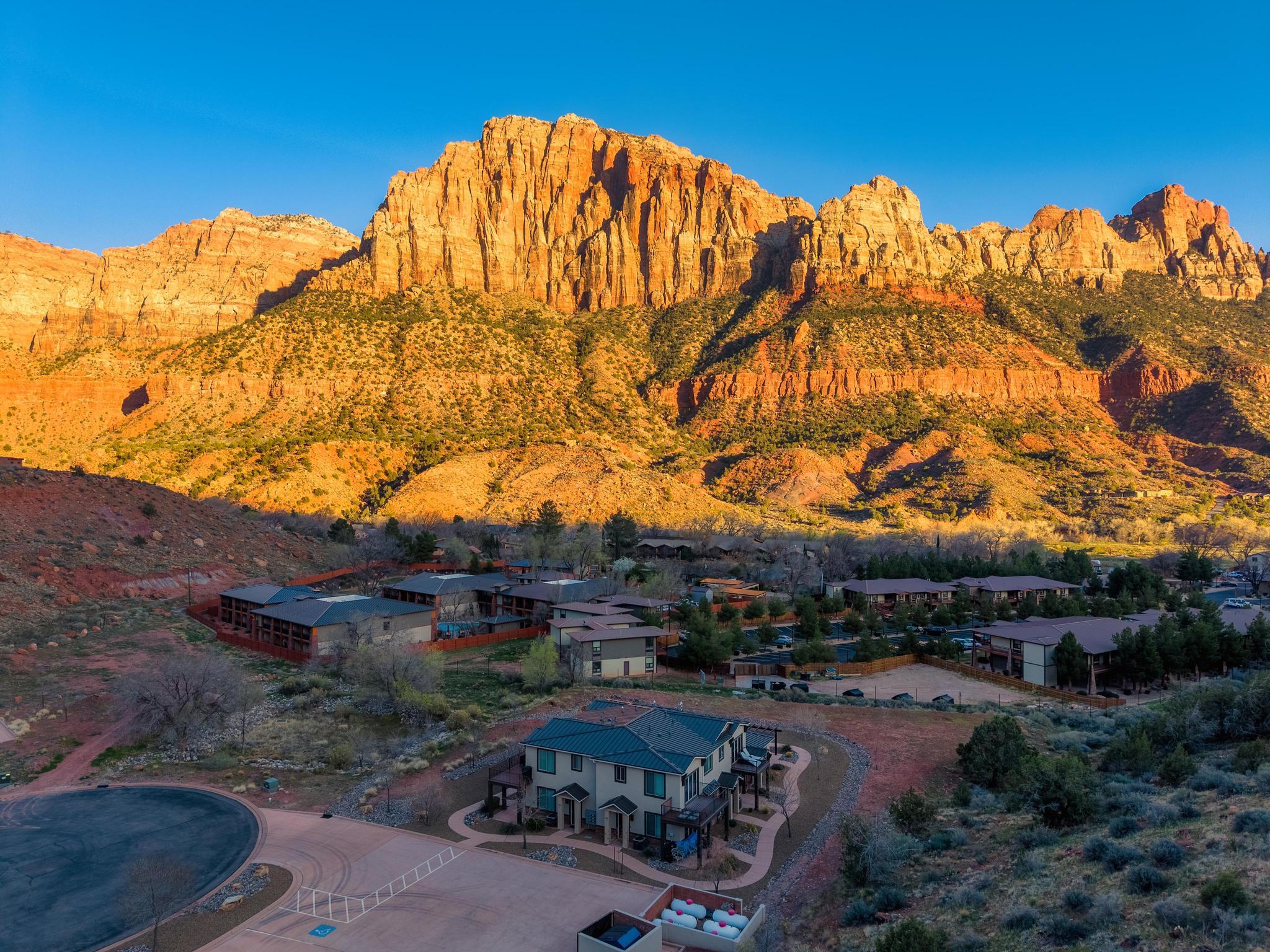 MOENAVE CONDO - Residential