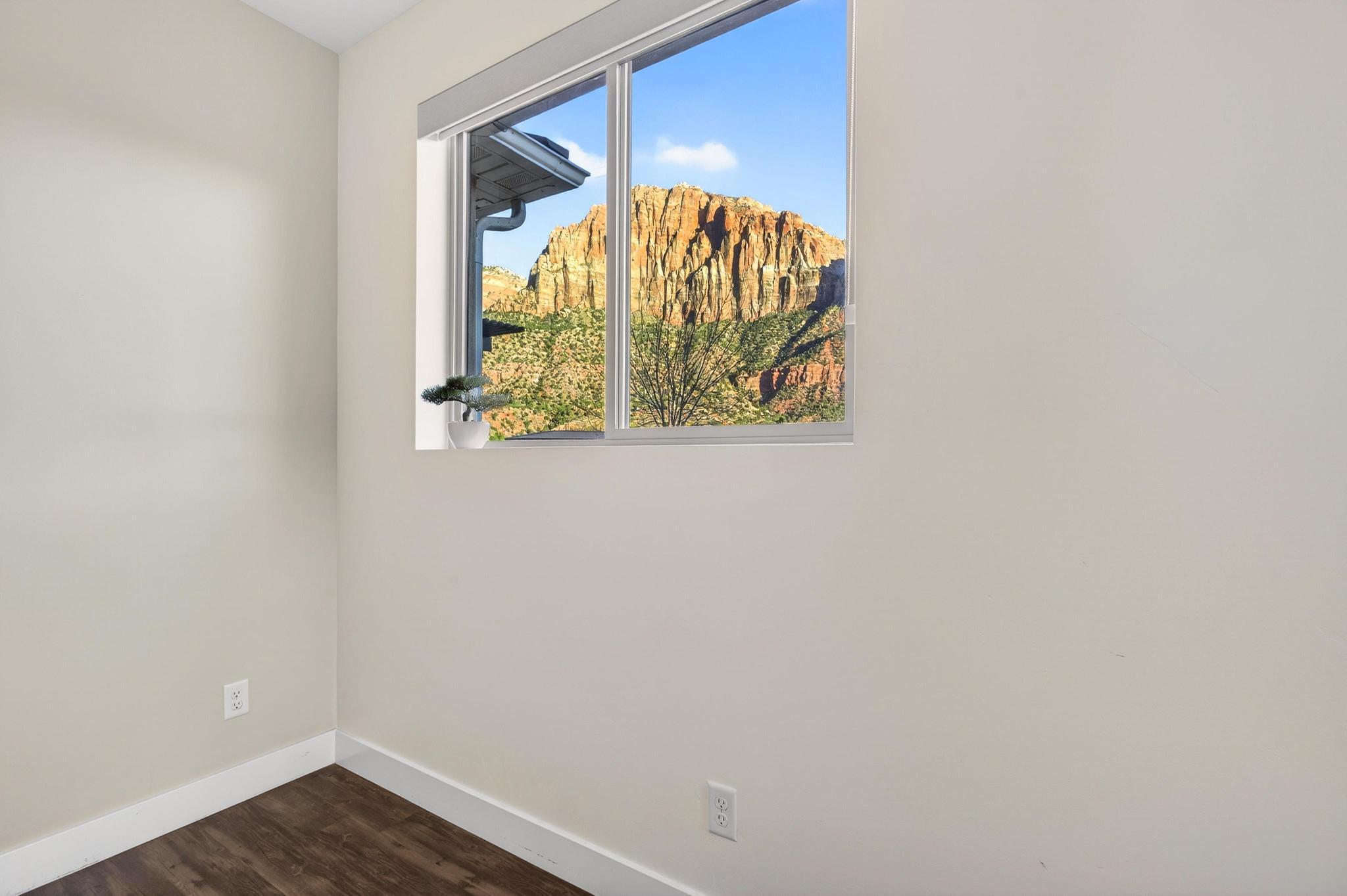 MOENAVE CONDO - Residential