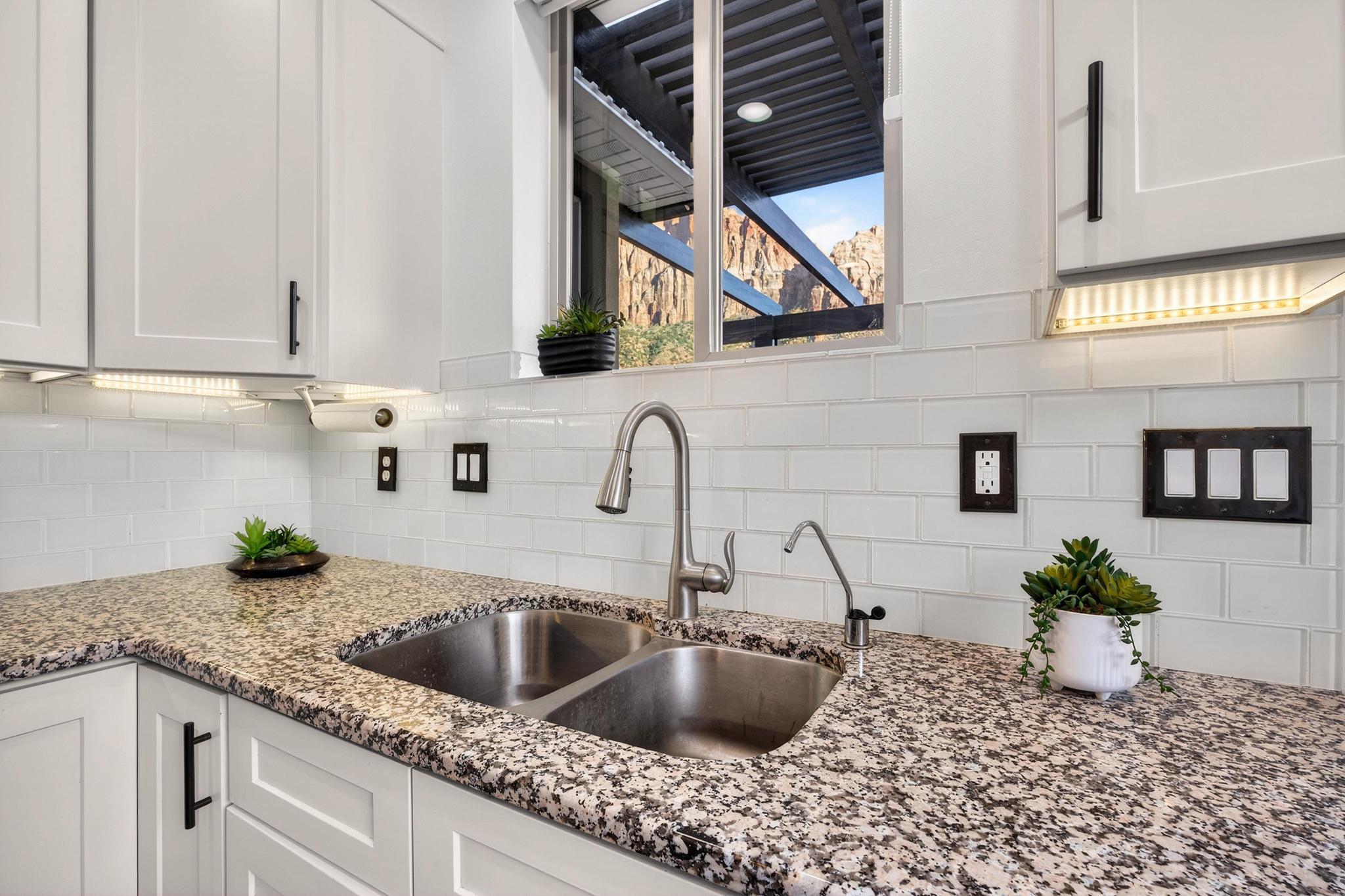 MOENAVE CONDO - Residential