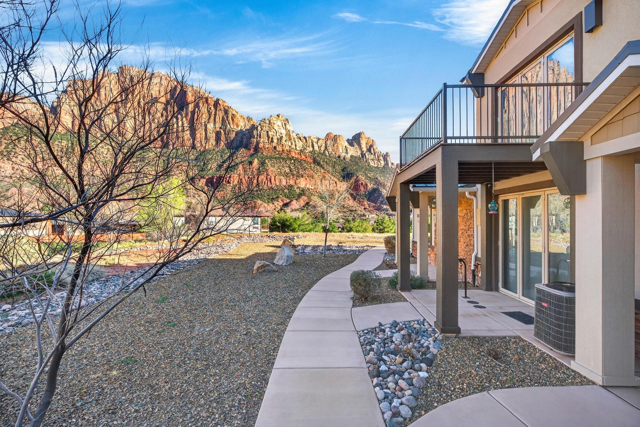 MOENAVE CONDO - Residential