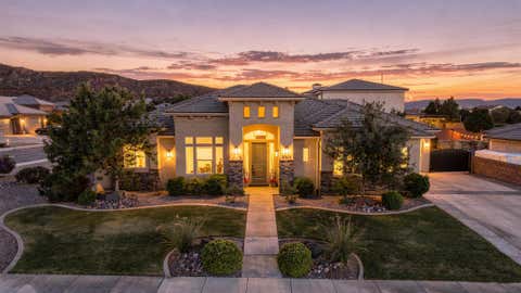 Photo of 2624 E Auburn DR, Saint George, UT 84790 (MLS # 26-274703)