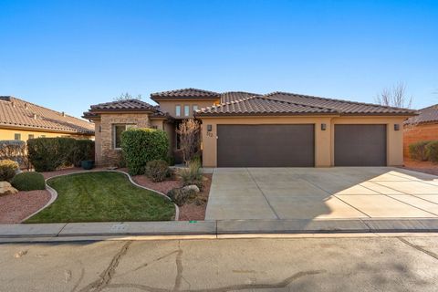 Photo of 312 E DESERT ROSE Way, Ivins, UT 84738 (MLS # 26-268589)