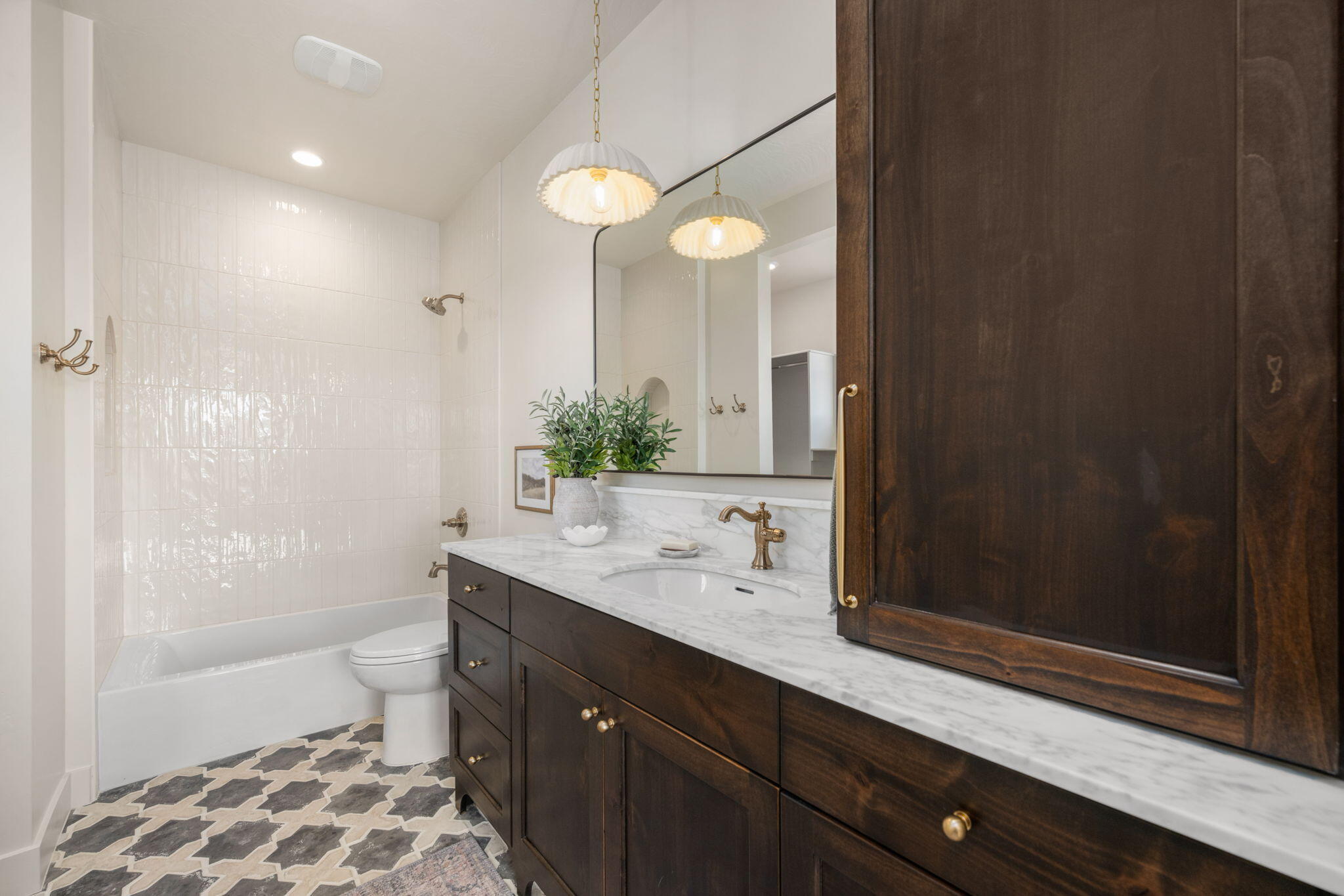 HOMESTEADS AT STUCKI FARMS - Residential