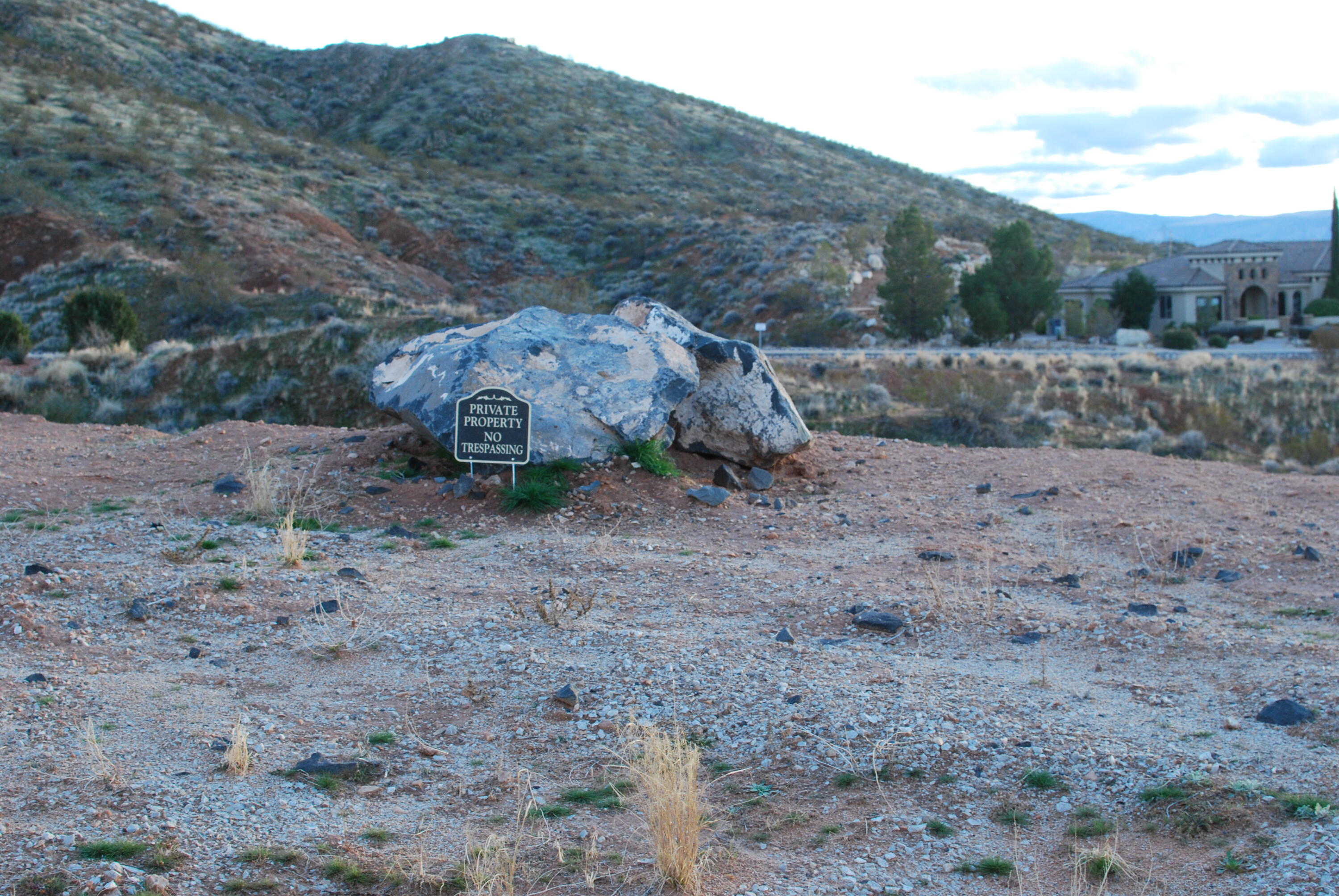 HIGH CHAPARRAL AT THE WASHINGTON BENCH - Land