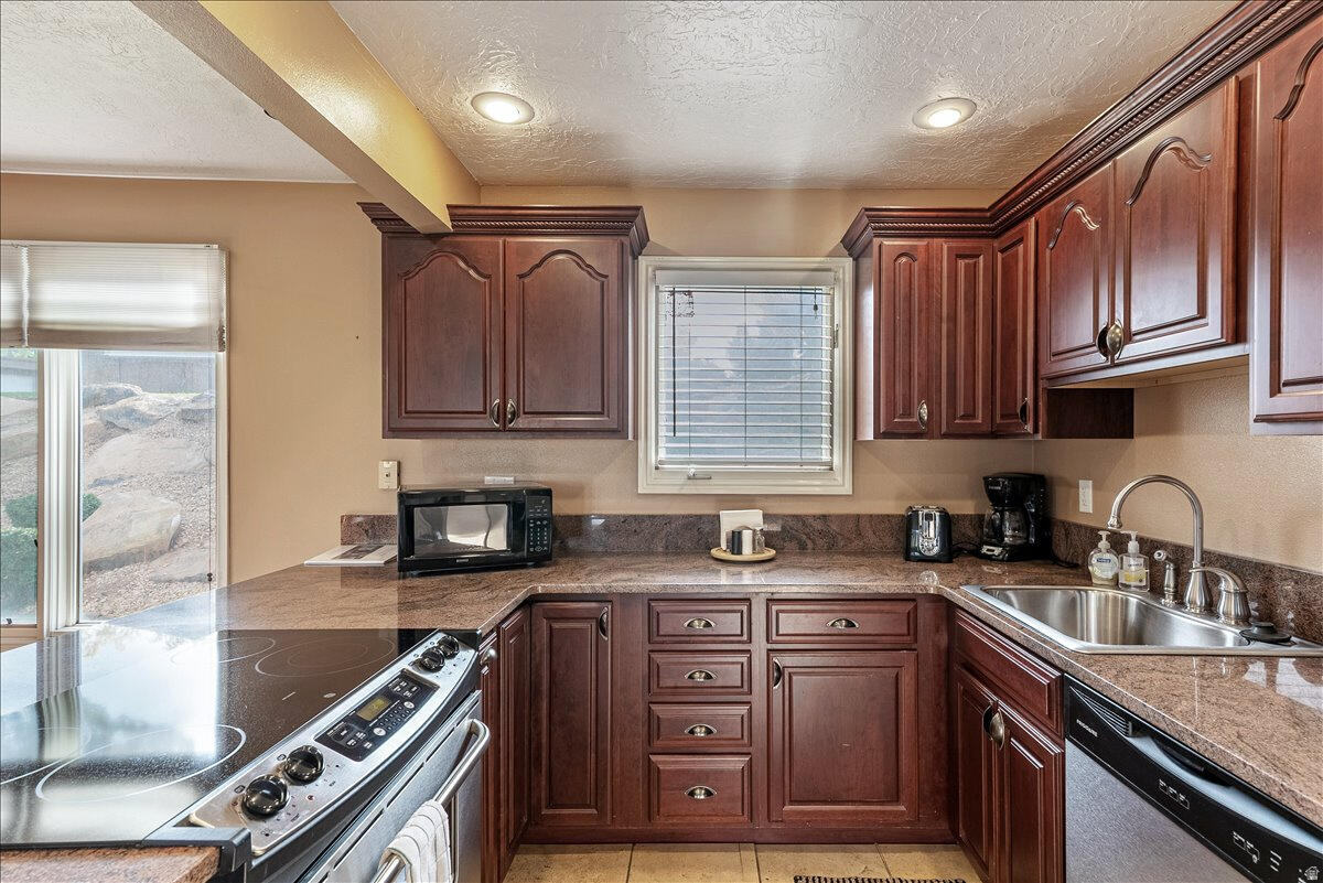 SPORTS VILLAGE - Residential