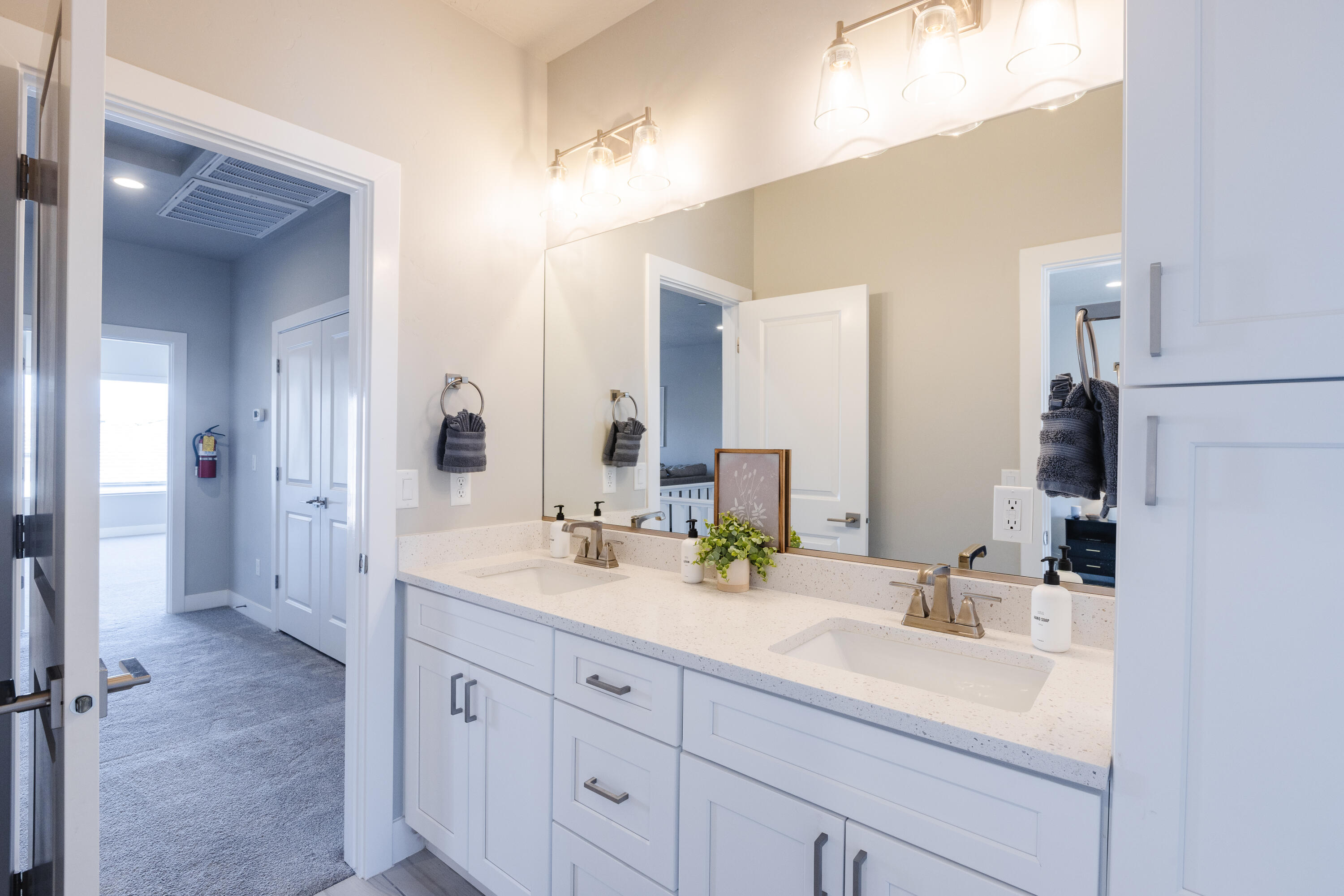 ZION VILLAGE TWHM - Residential