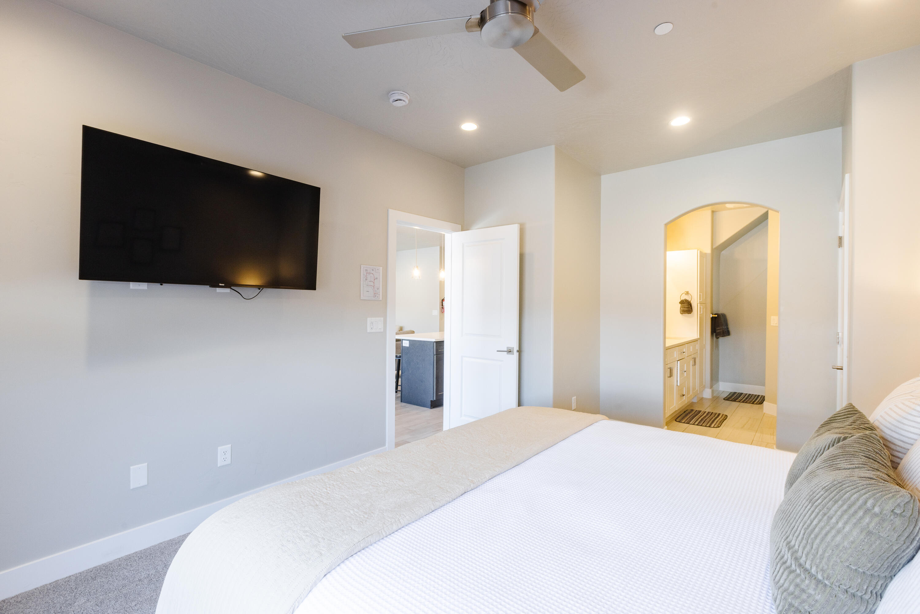 ZION VILLAGE TWHM - Residential