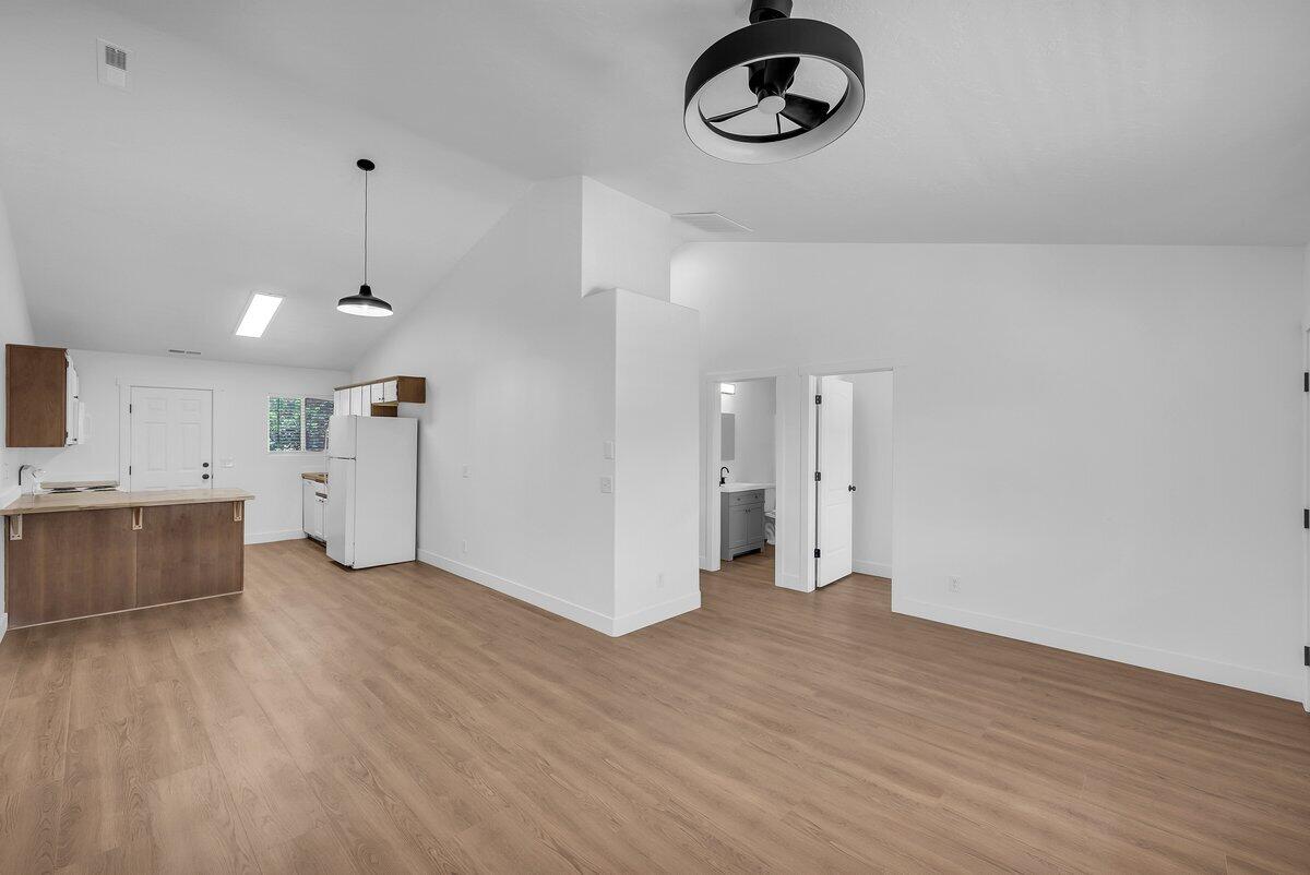 LA VENITA CONDOS - Residential