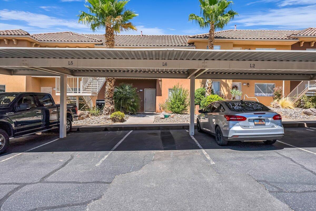 LA VENITA CONDOS - Residential