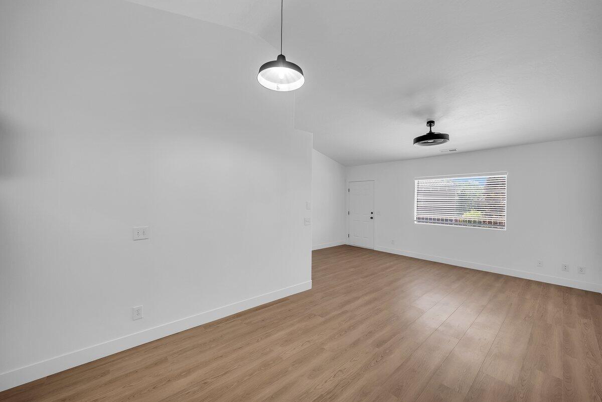 LA VENITA CONDOS - Residential