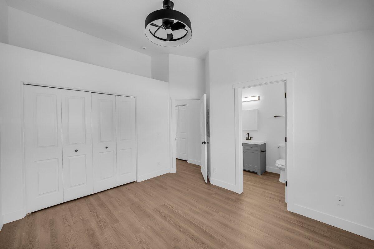 LA VENITA CONDOS - Residential