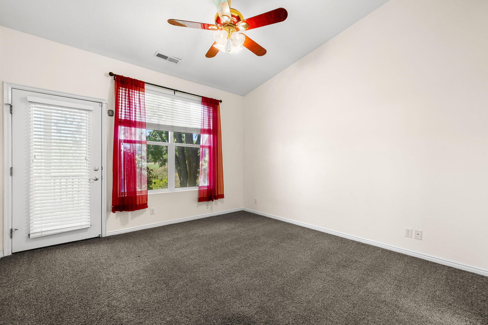 HIGHLANDS - Residential