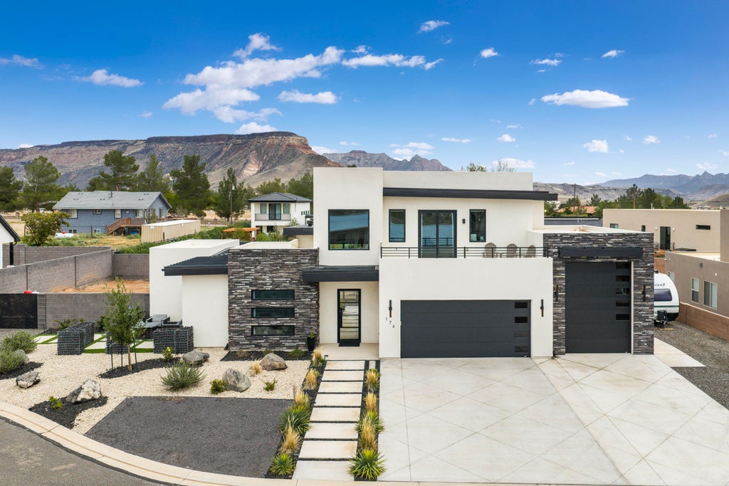 Photo of 174 N 225 W, Virgin, UT 84779 (MLS # 26-277318)