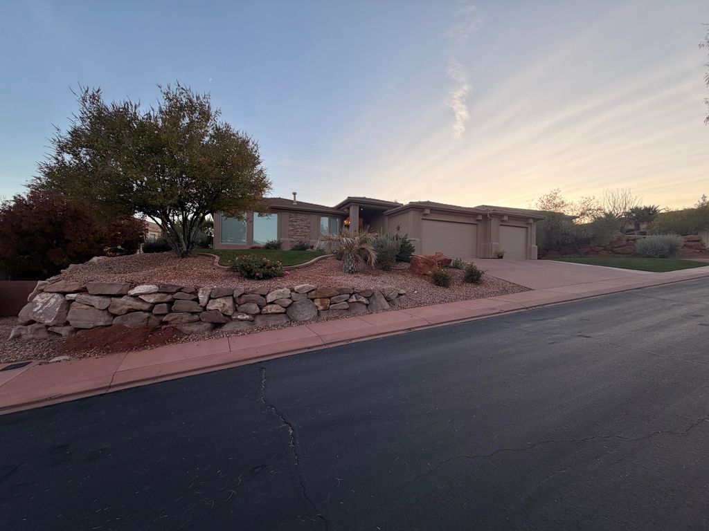 Photo of 1399 W CEDAR 243 #243, Saint George, UT 84770 (MLS # 25-267013)