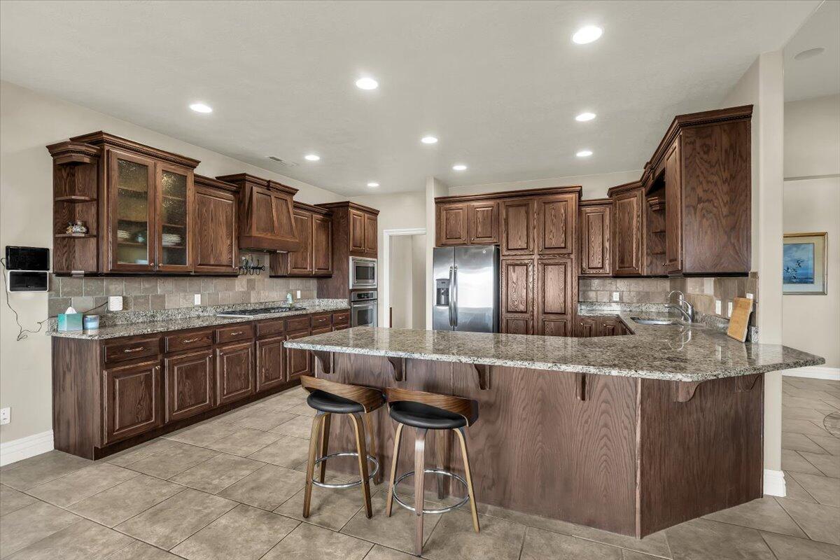 DESERT MEADOWS - Residential