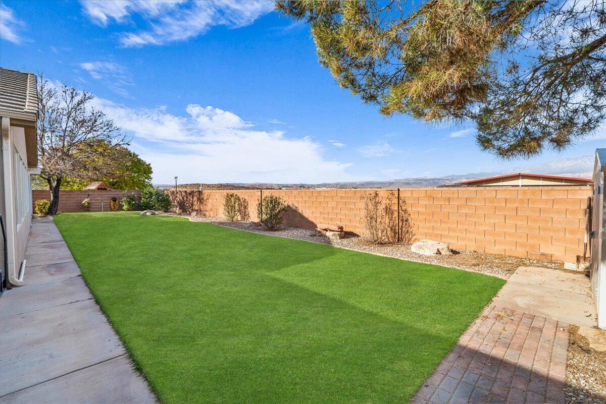 DESERT MEADOWS - Residential