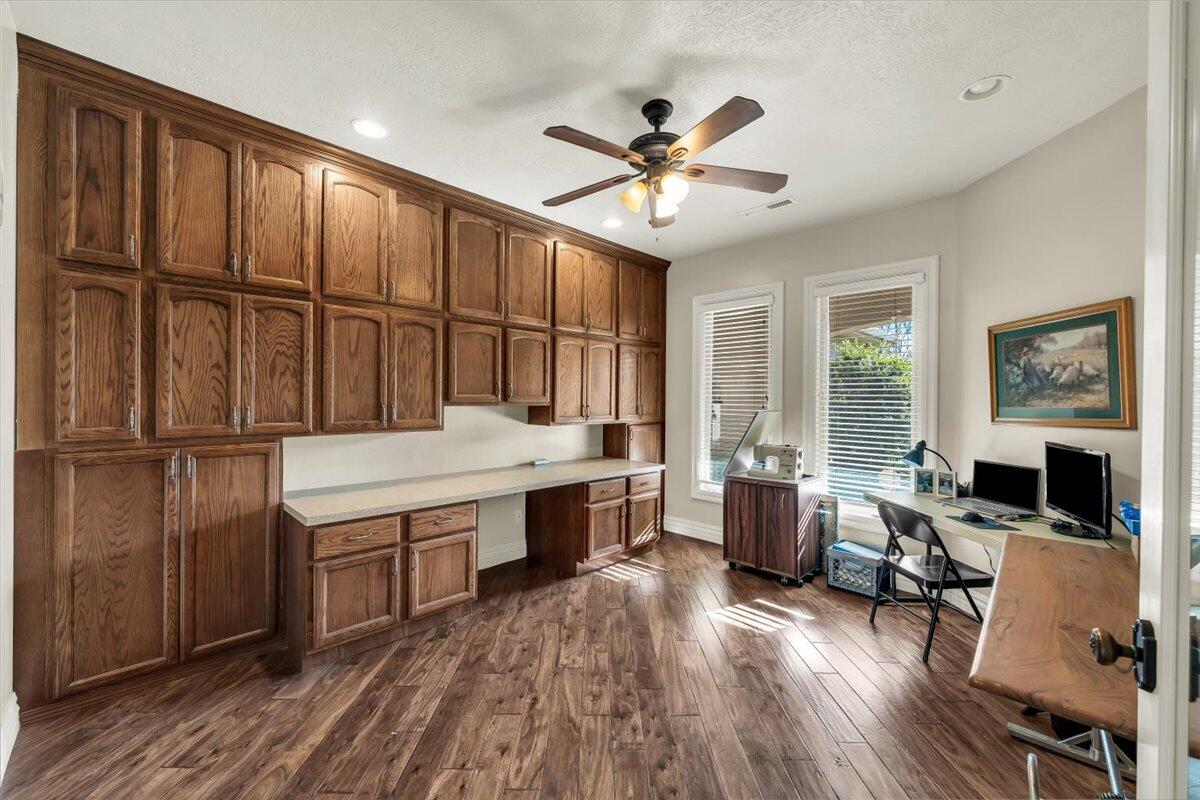 DESERT MEADOWS - Residential