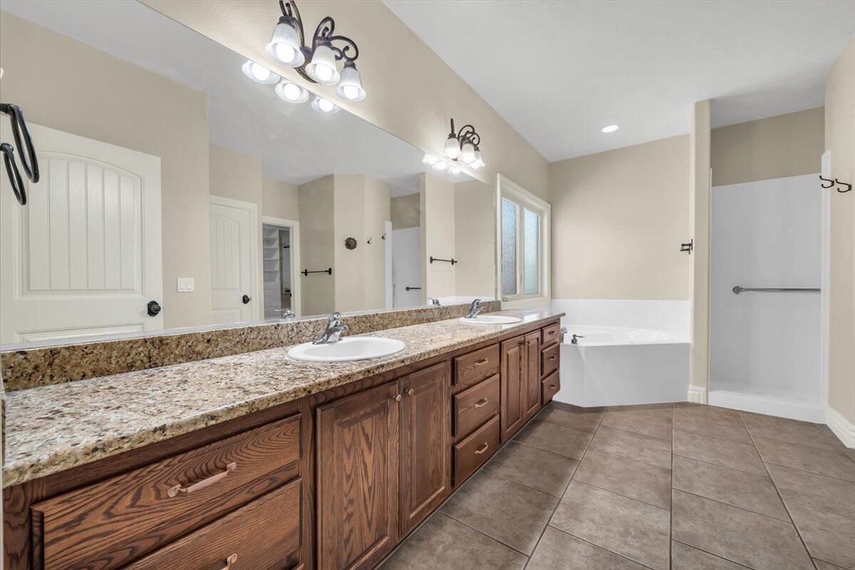 DESERT MEADOWS - Residential