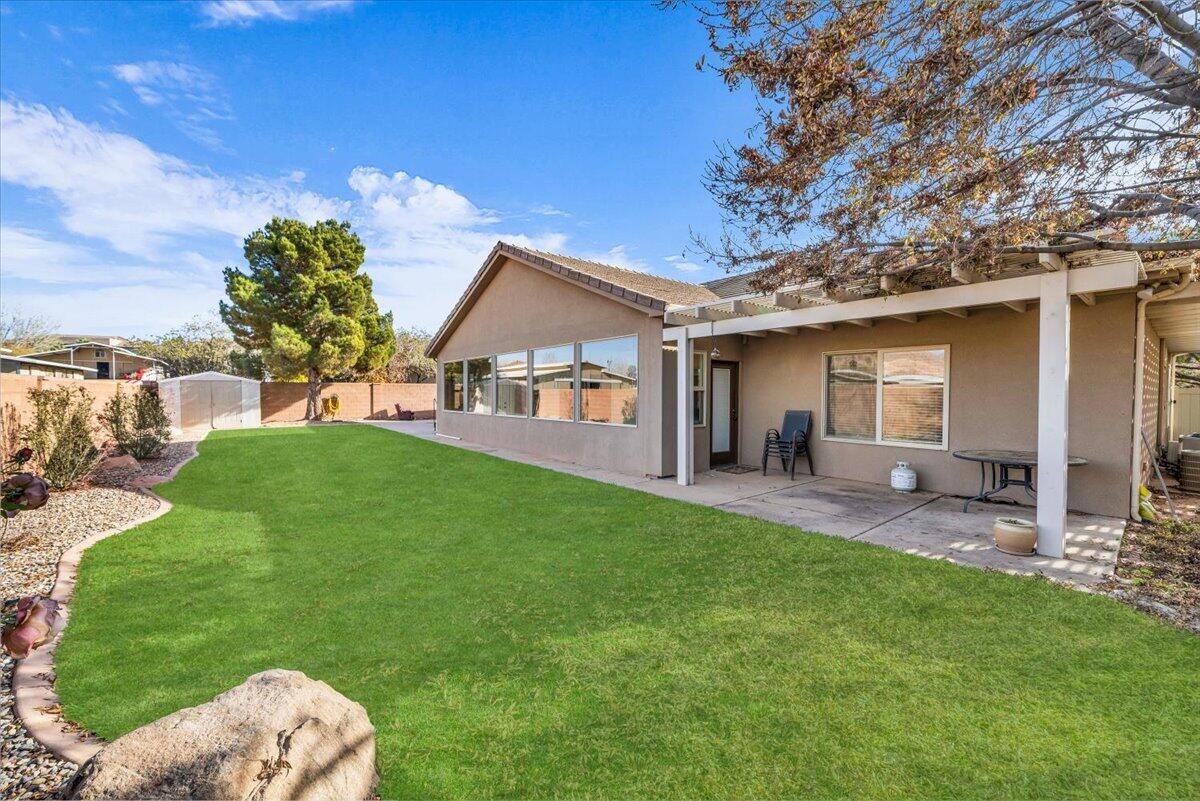 DESERT MEADOWS - Residential