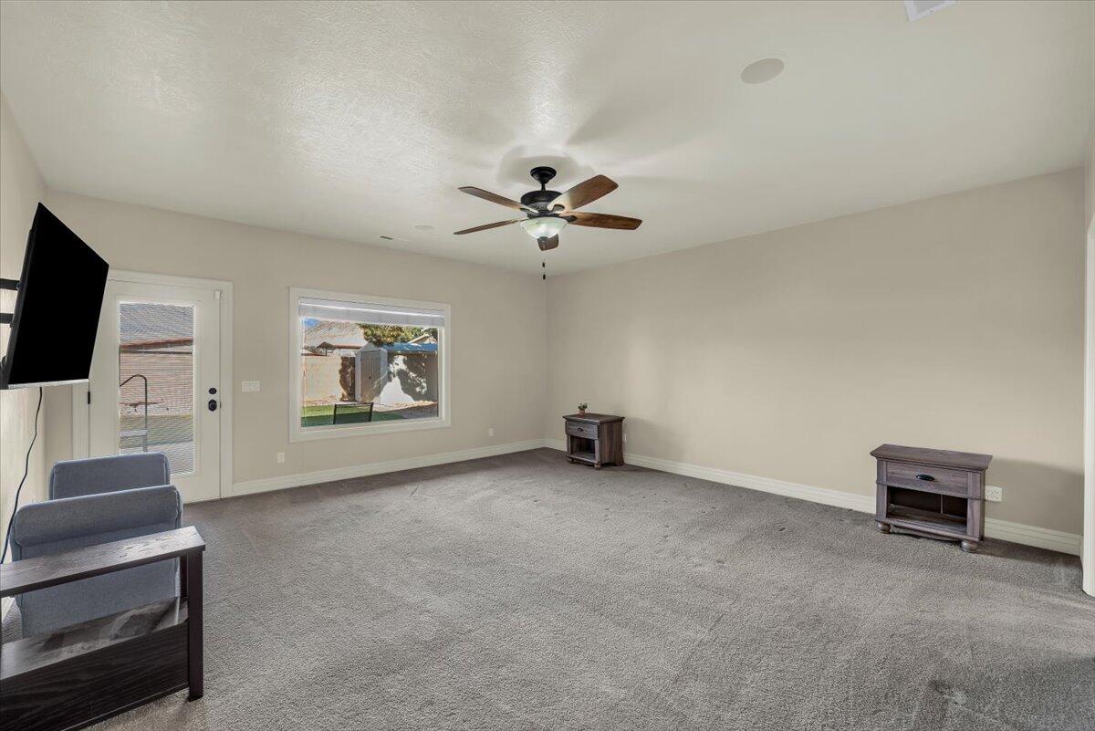 DESERT MEADOWS - Residential