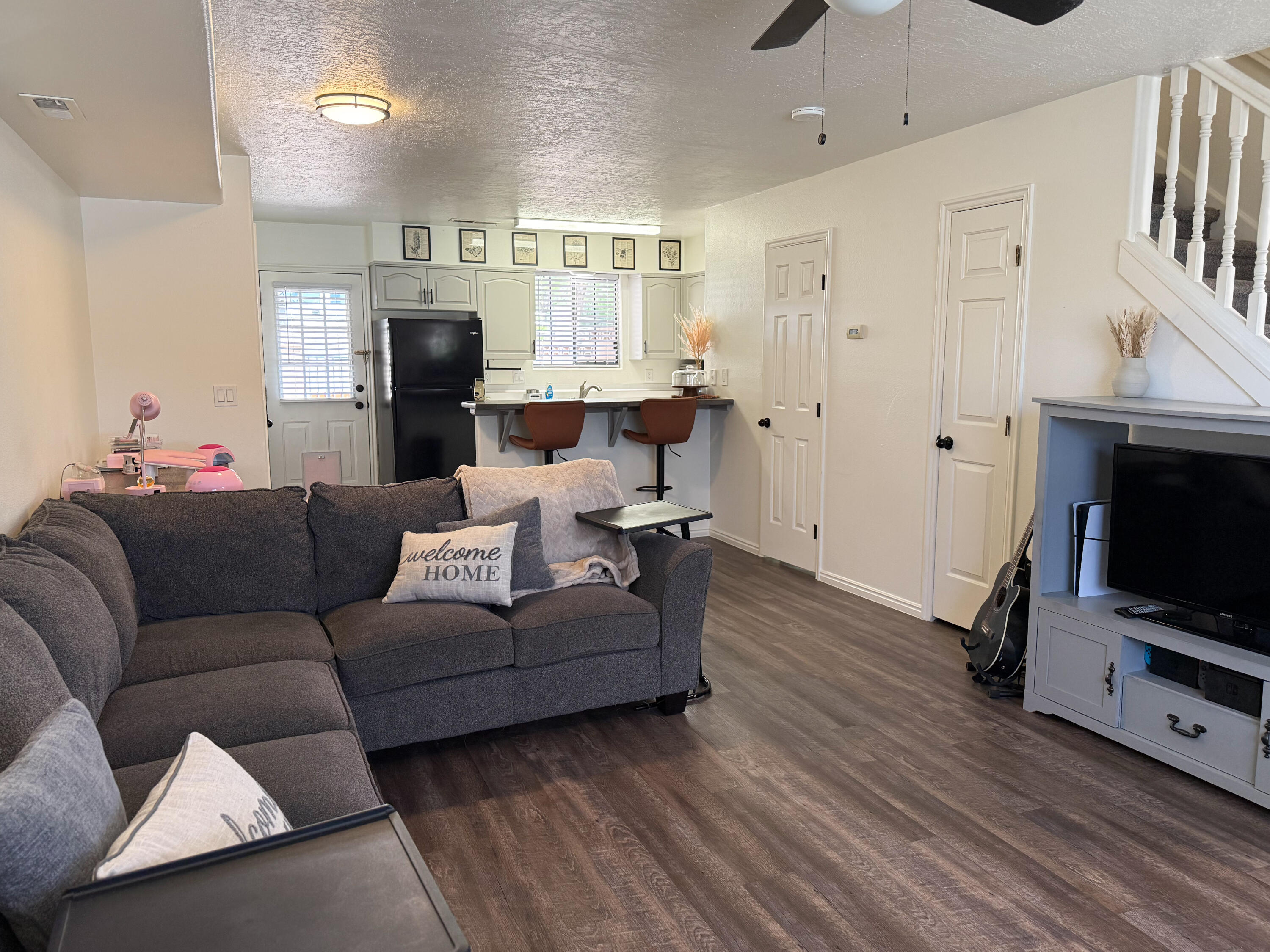 COLOR VIEW TOWNHOMES - Residential