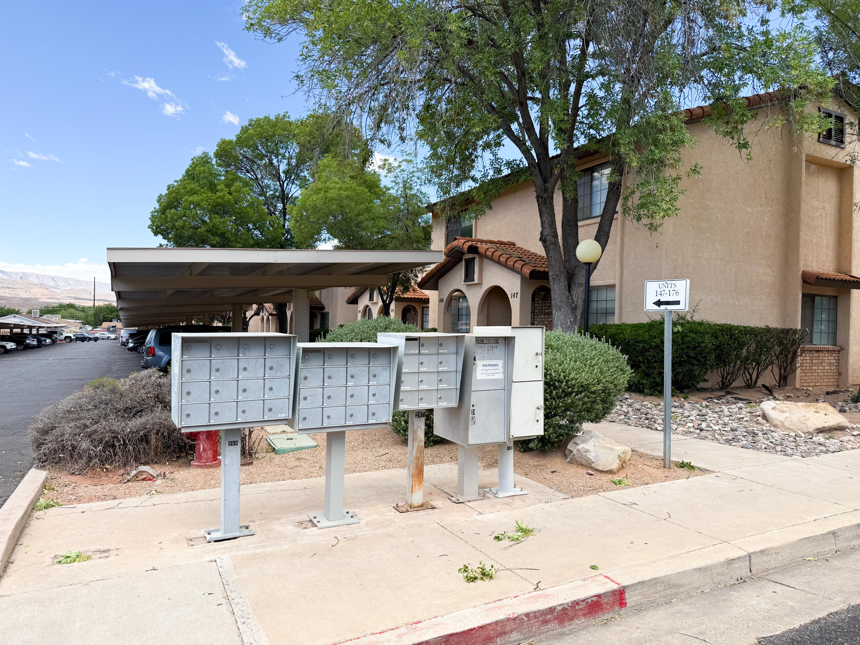 COLOR VIEW TOWNHOMES - Residential