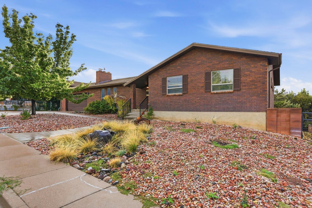 Photo of 342 S 2050 W, Cedar City, UT 84720 (MLS # 26-277091)