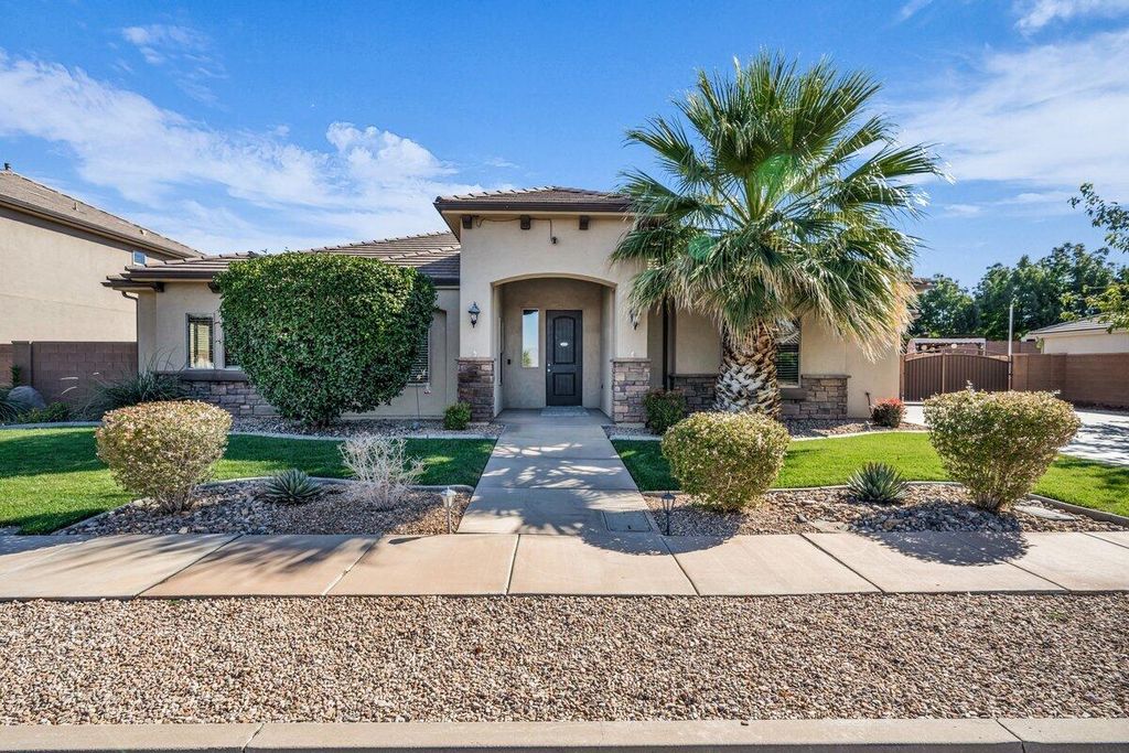 Photo of 3321 S 300 W, Washington, UT 84780 (MLS # 25-266172)