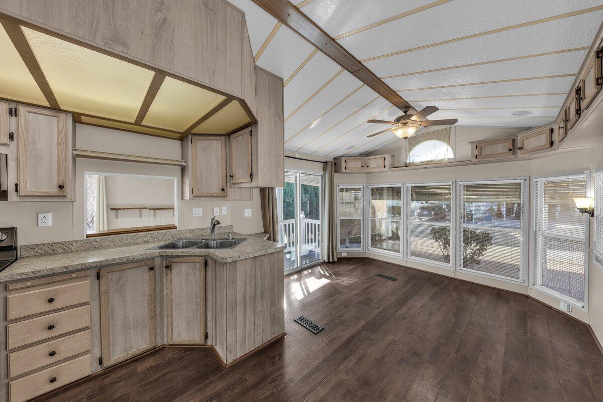 CHEROKEE SPRINGS RV PARK - Residential