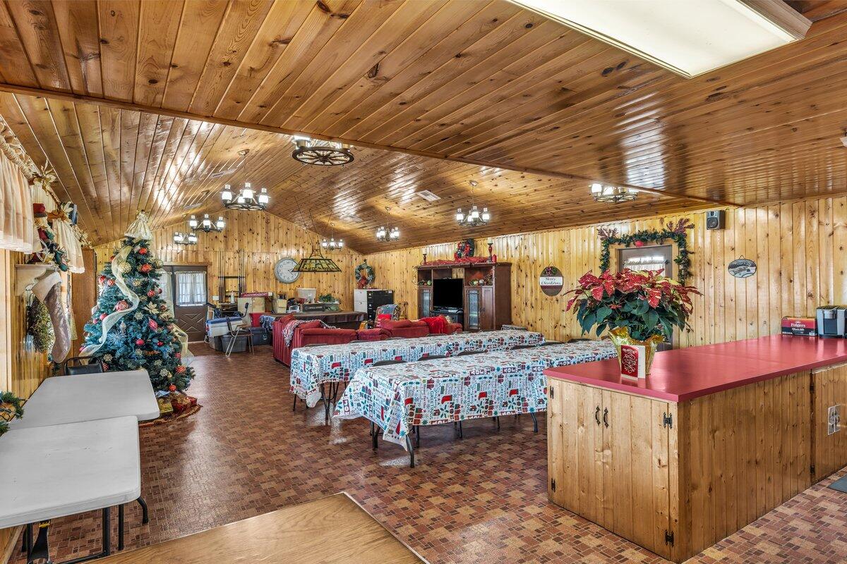 CHEROKEE SPRINGS RV PARK - Residential