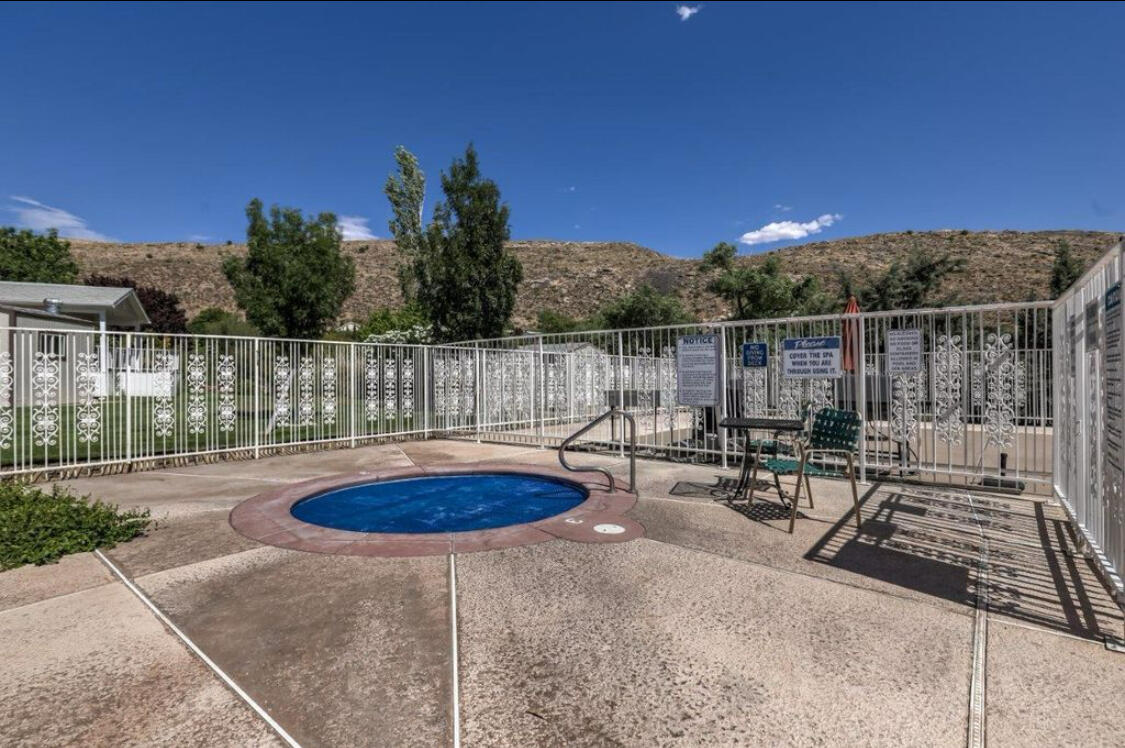 HARRISBURG LAKESIDE ESTATES - Residential