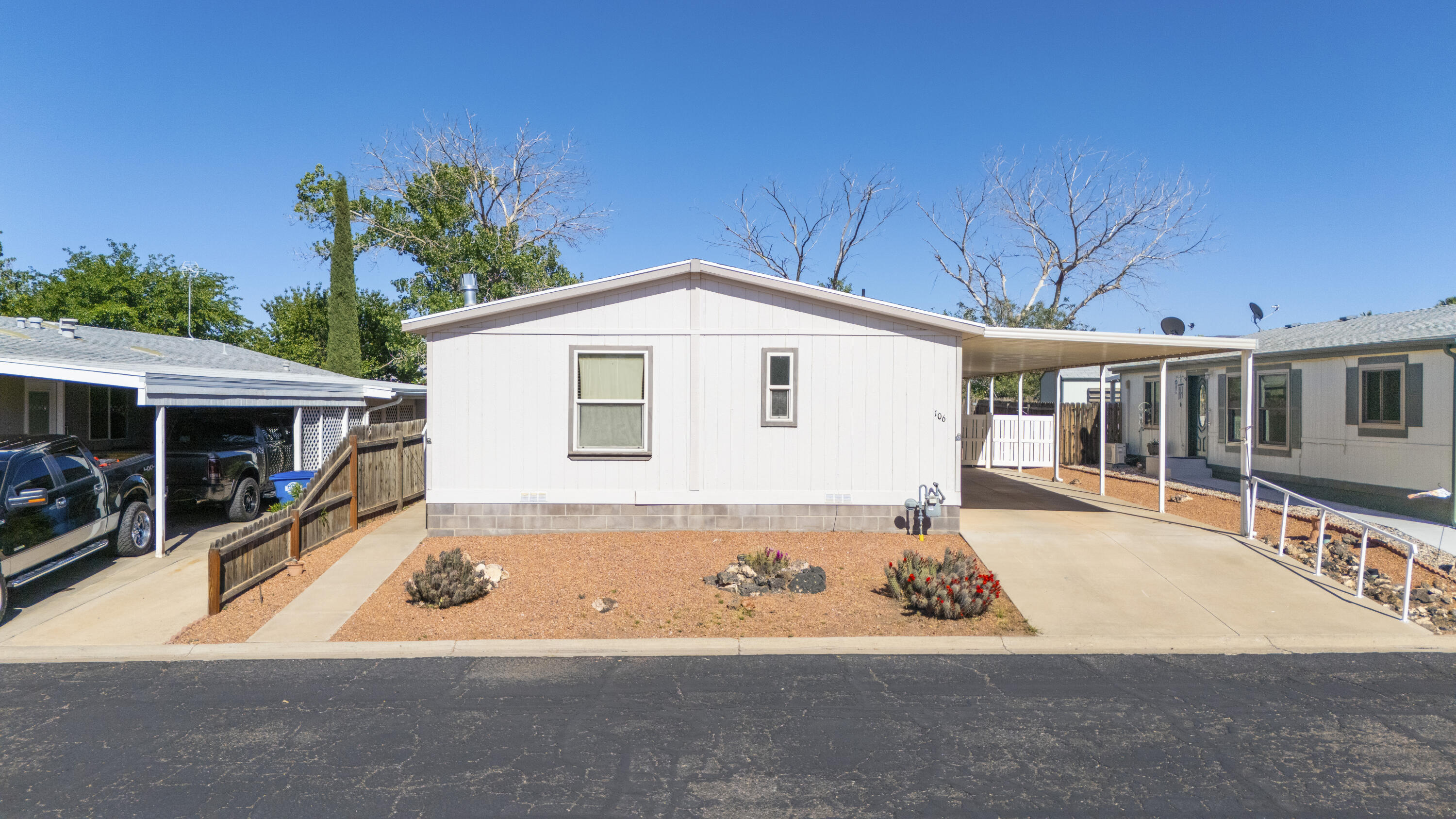 LAVA BLUFF MOBILE HOME PARK - Residential