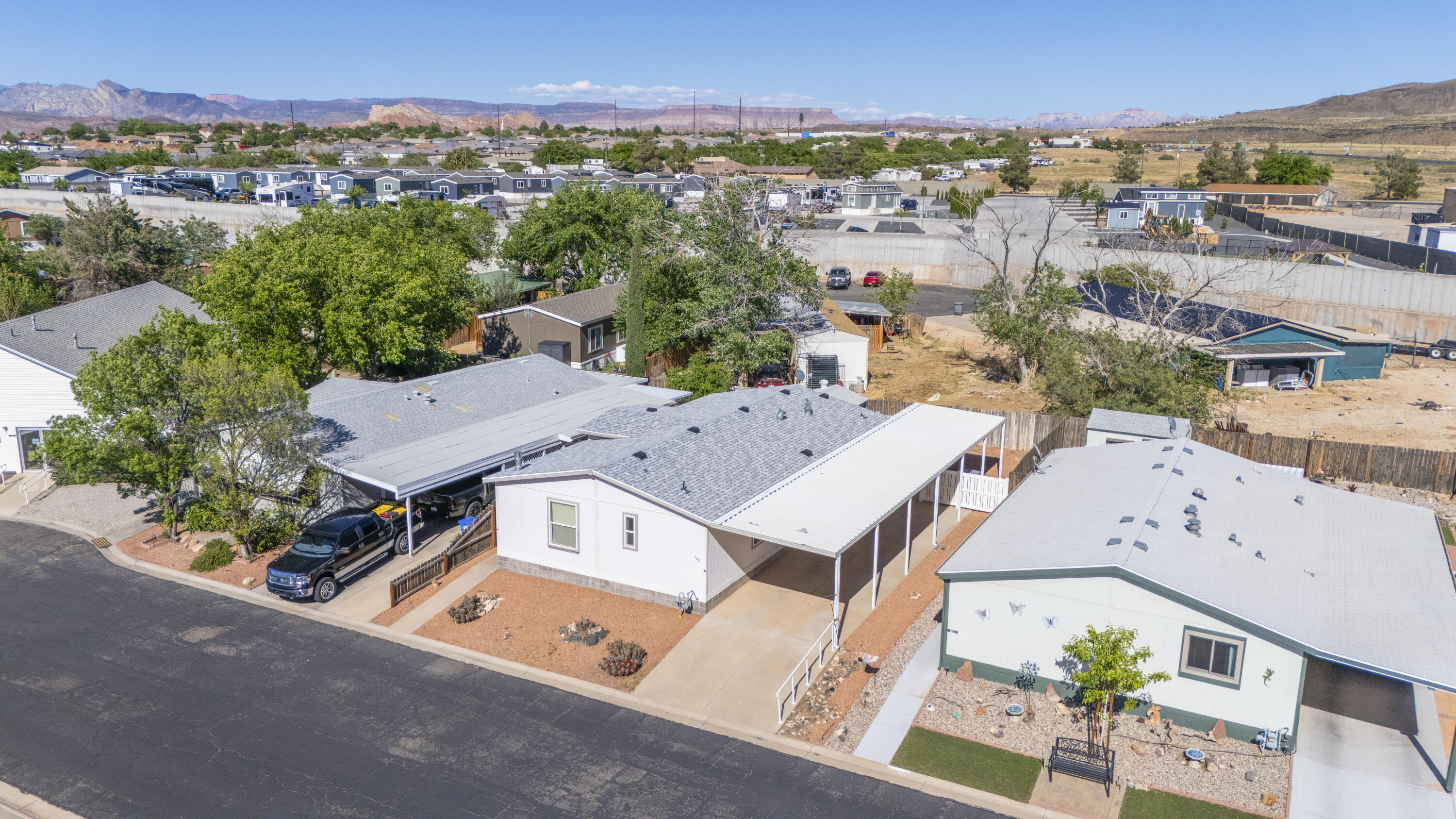 LAVA BLUFF MOBILE HOME PARK - Residential