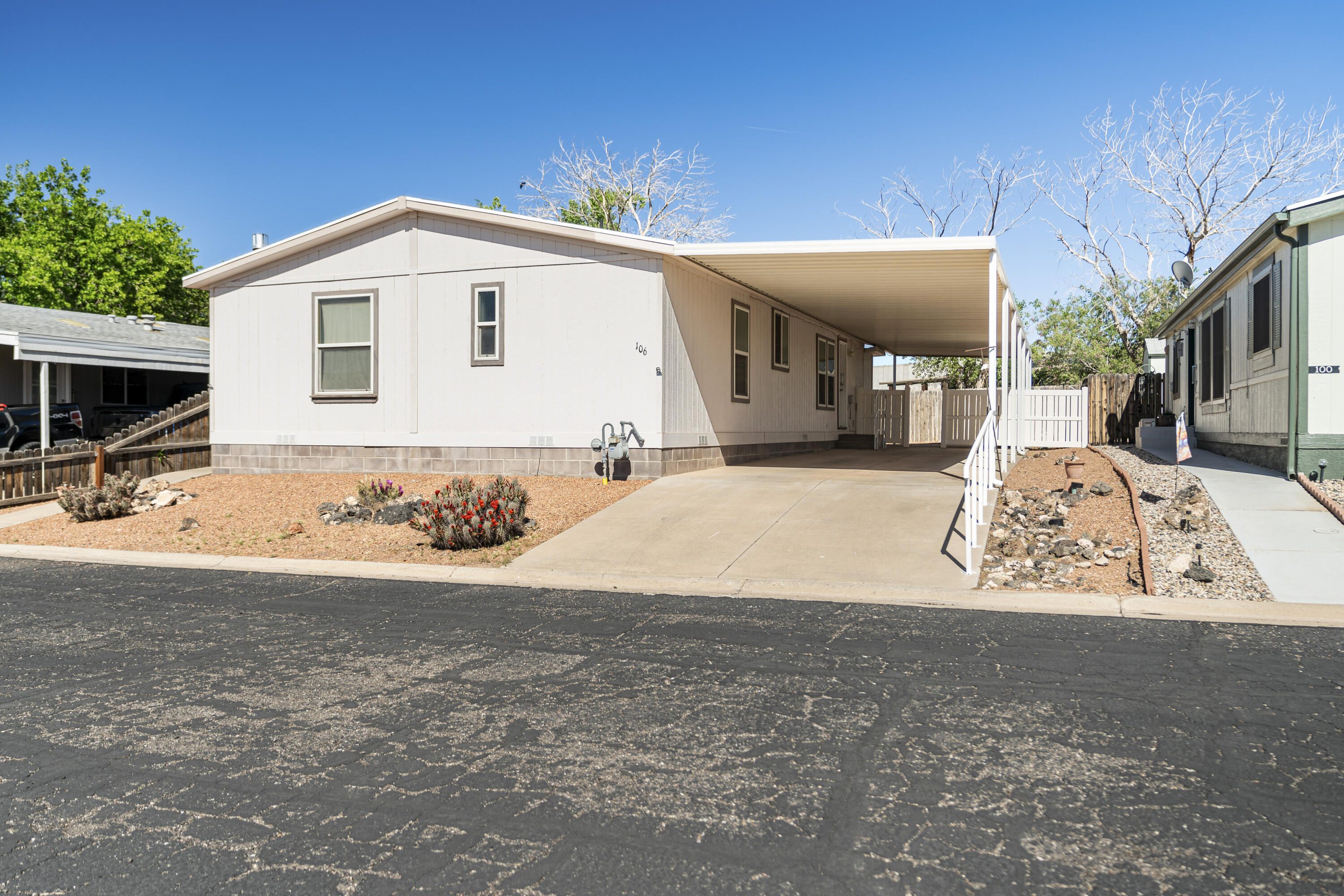 LAVA BLUFF MOBILE HOME PARK - Residential