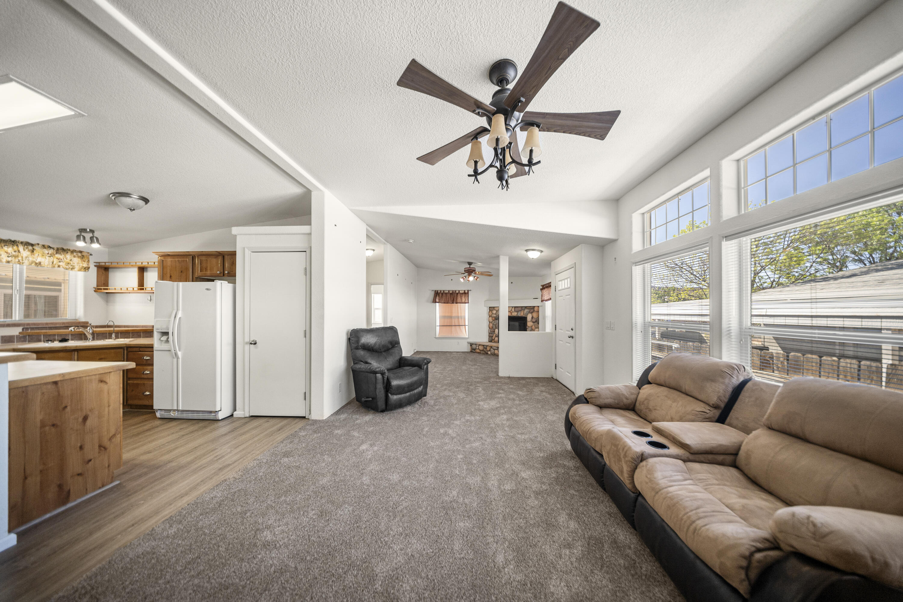 LAVA BLUFF MOBILE HOME PARK - Residential