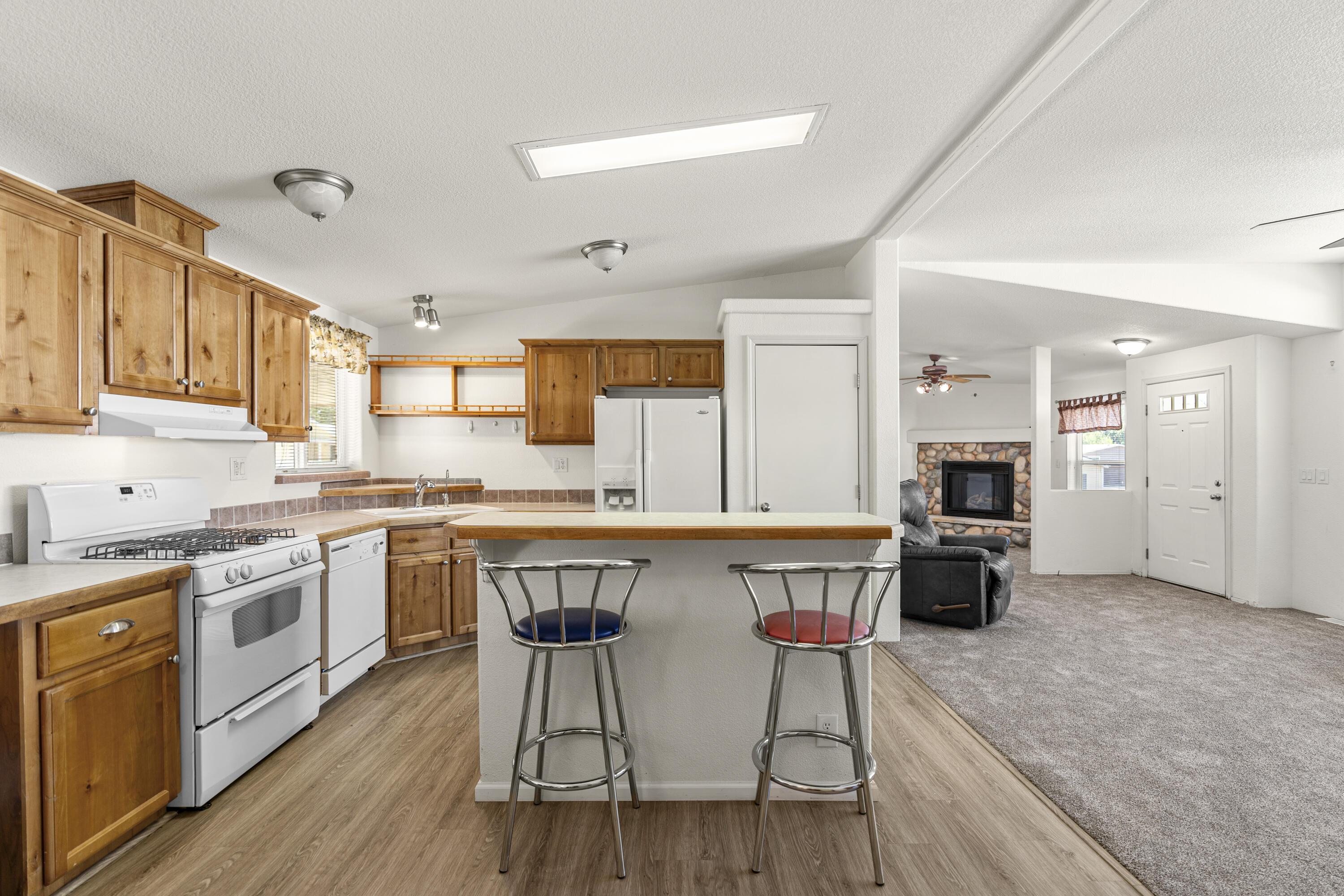 LAVA BLUFF MOBILE HOME PARK - Residential