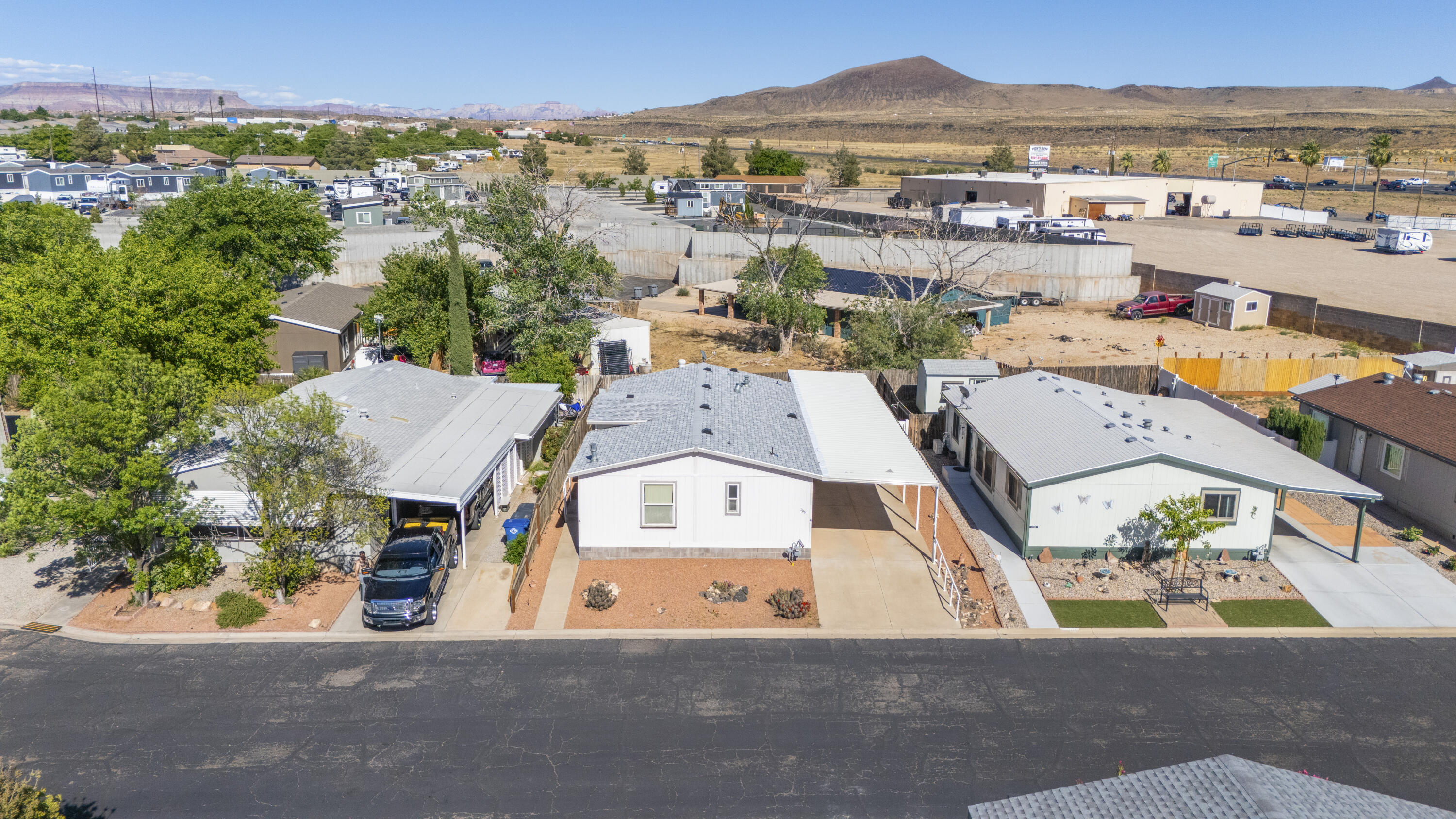 LAVA BLUFF MOBILE HOME PARK - Residential