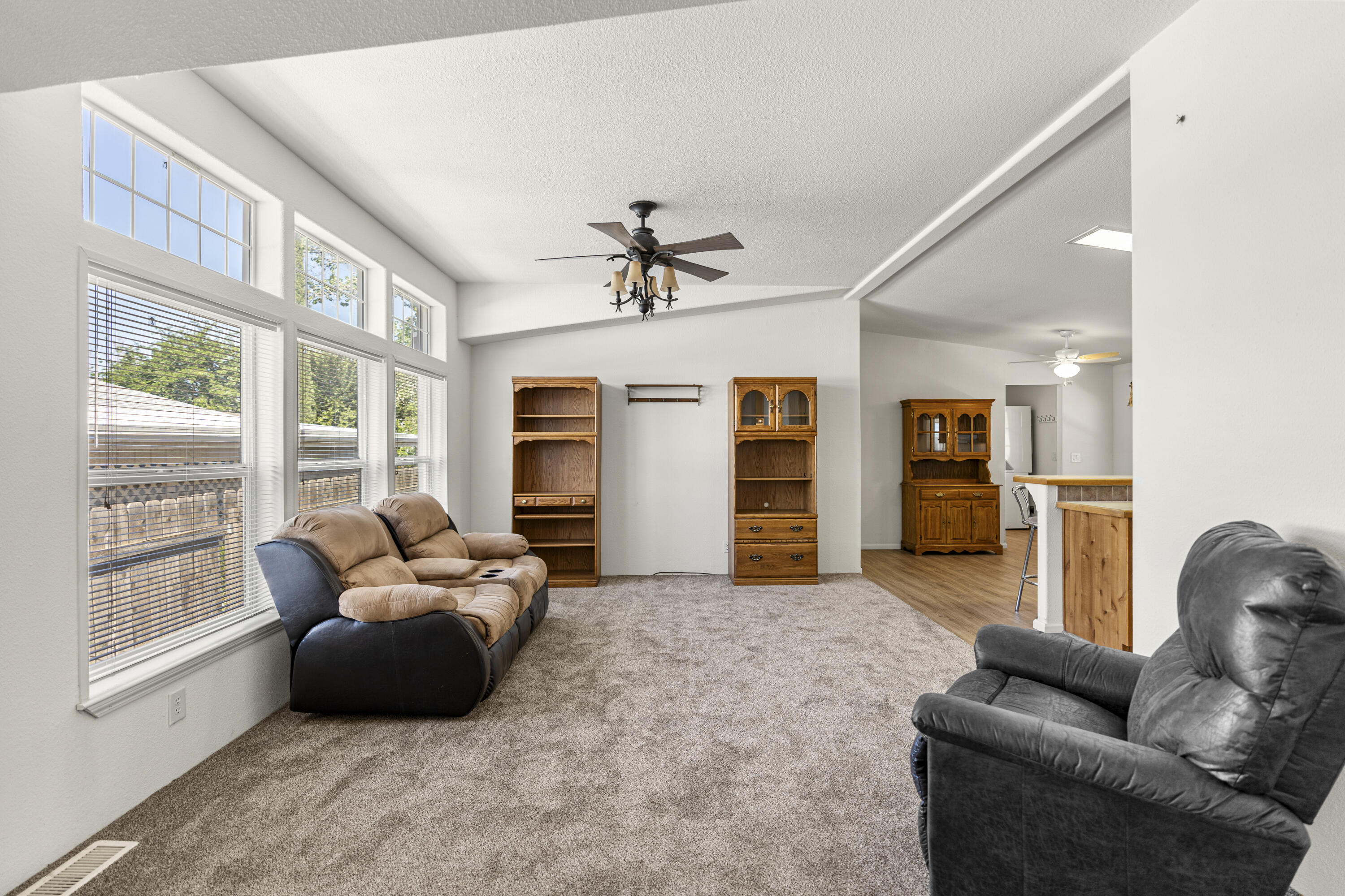 LAVA BLUFF MOBILE HOME PARK - Residential