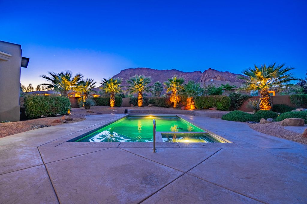 Photo of 951 E CITADEL RD, Ivins, UT 84738 (MLS # 26-271813)