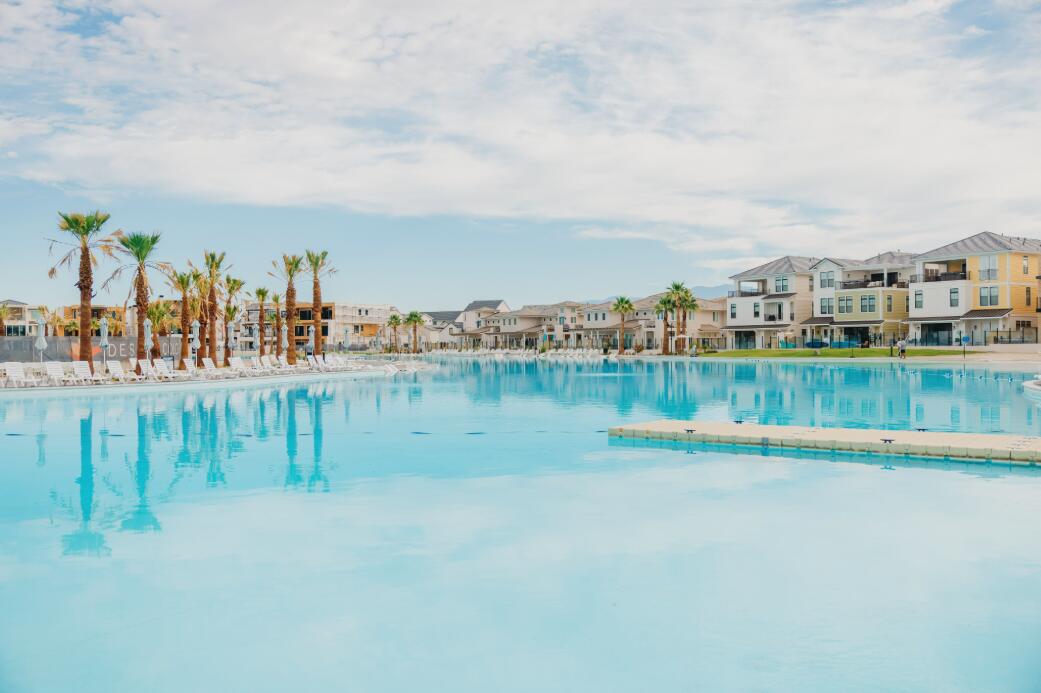 ATKINVILLE TOWNHOMES AT DESERT COLOR - Residential