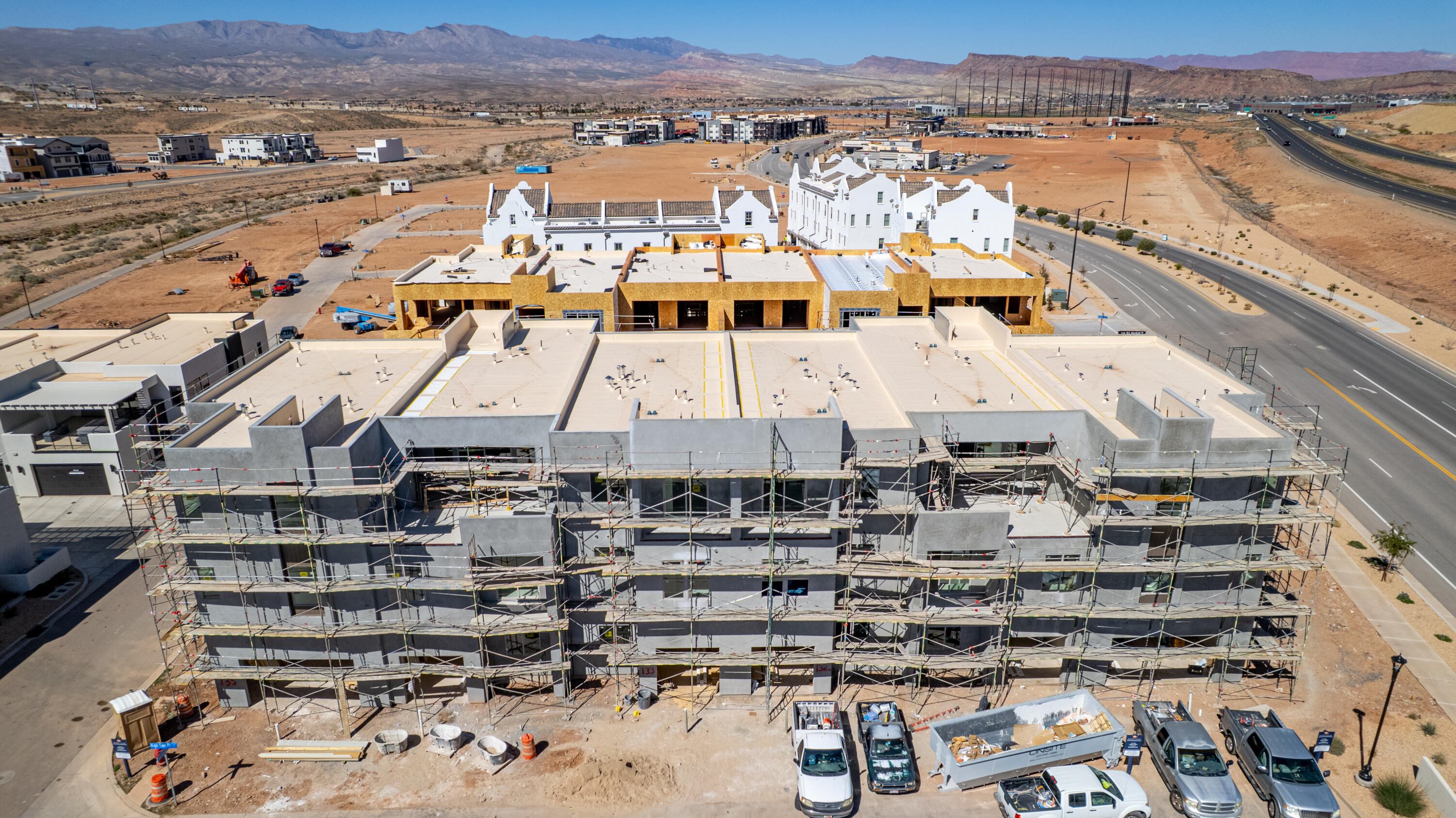 ATKINVILLE TOWNHOMES AT DESERT COLOR - Residential