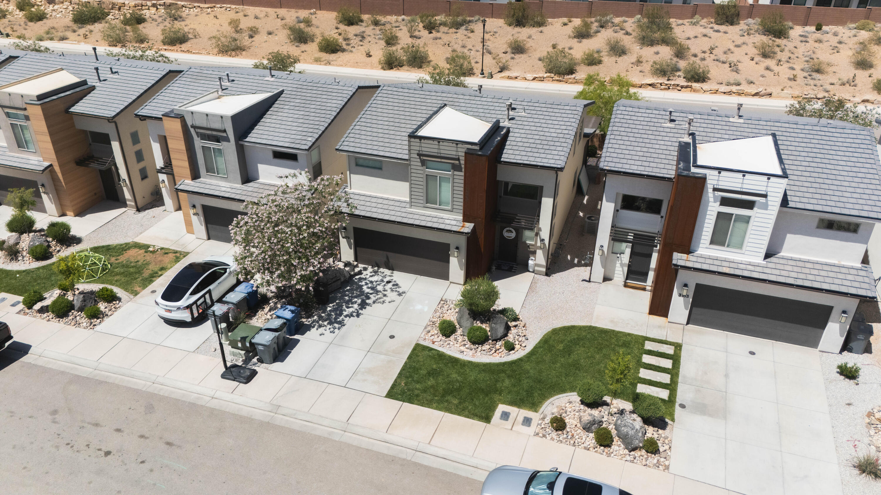 DESERT HOLLOW - Residential