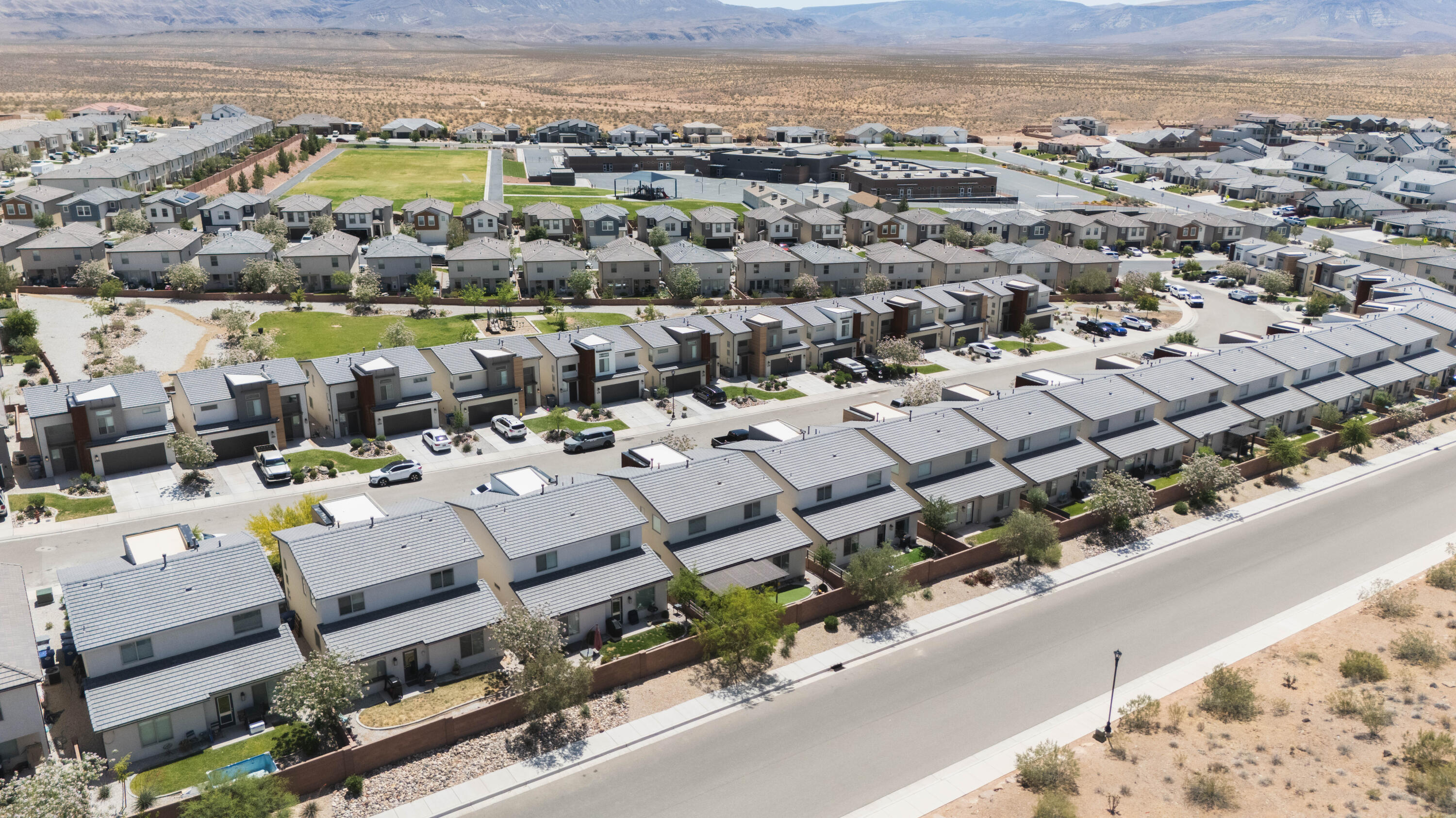 DESERT HOLLOW - Residential