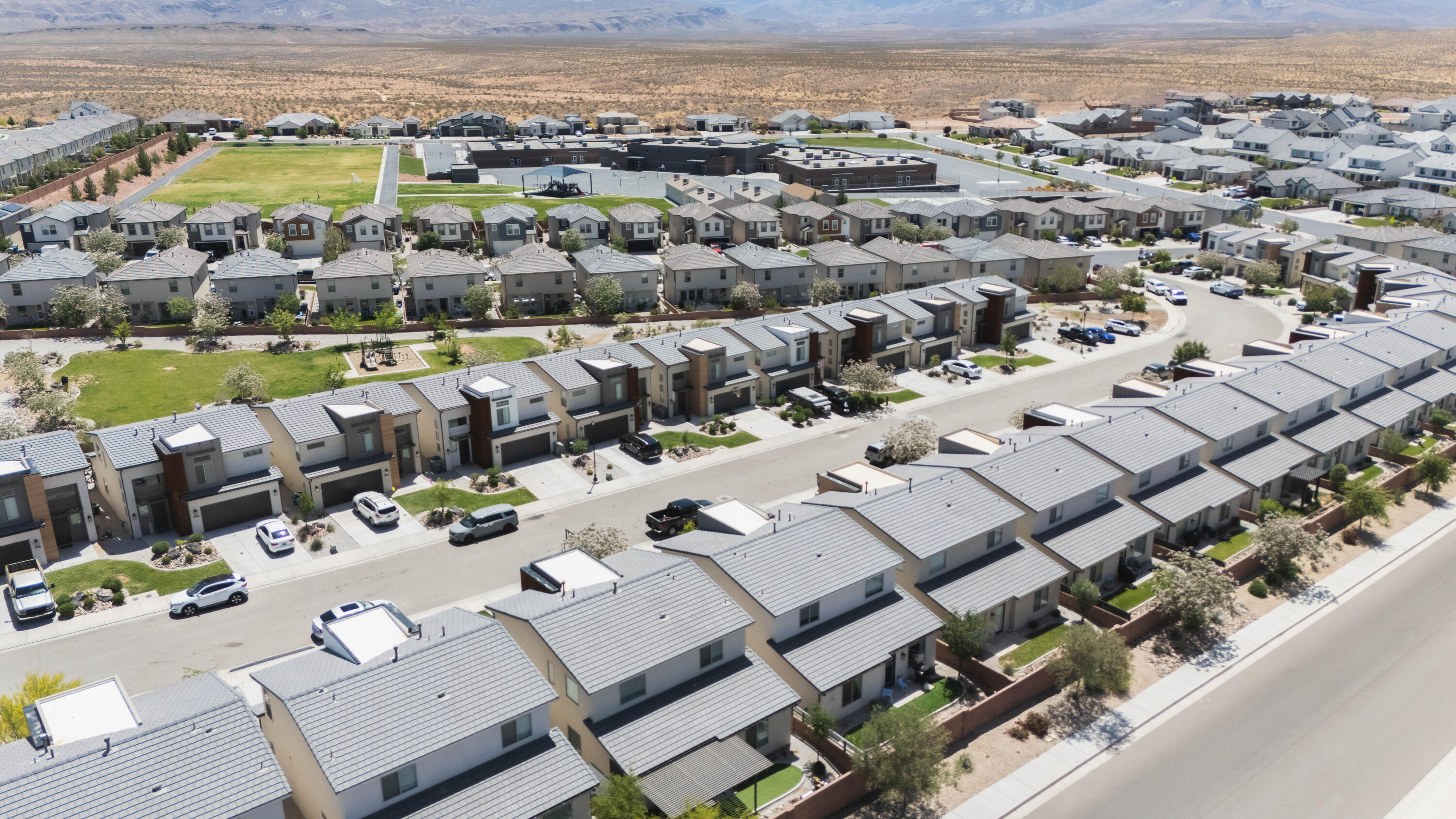 DESERT HOLLOW - Residential