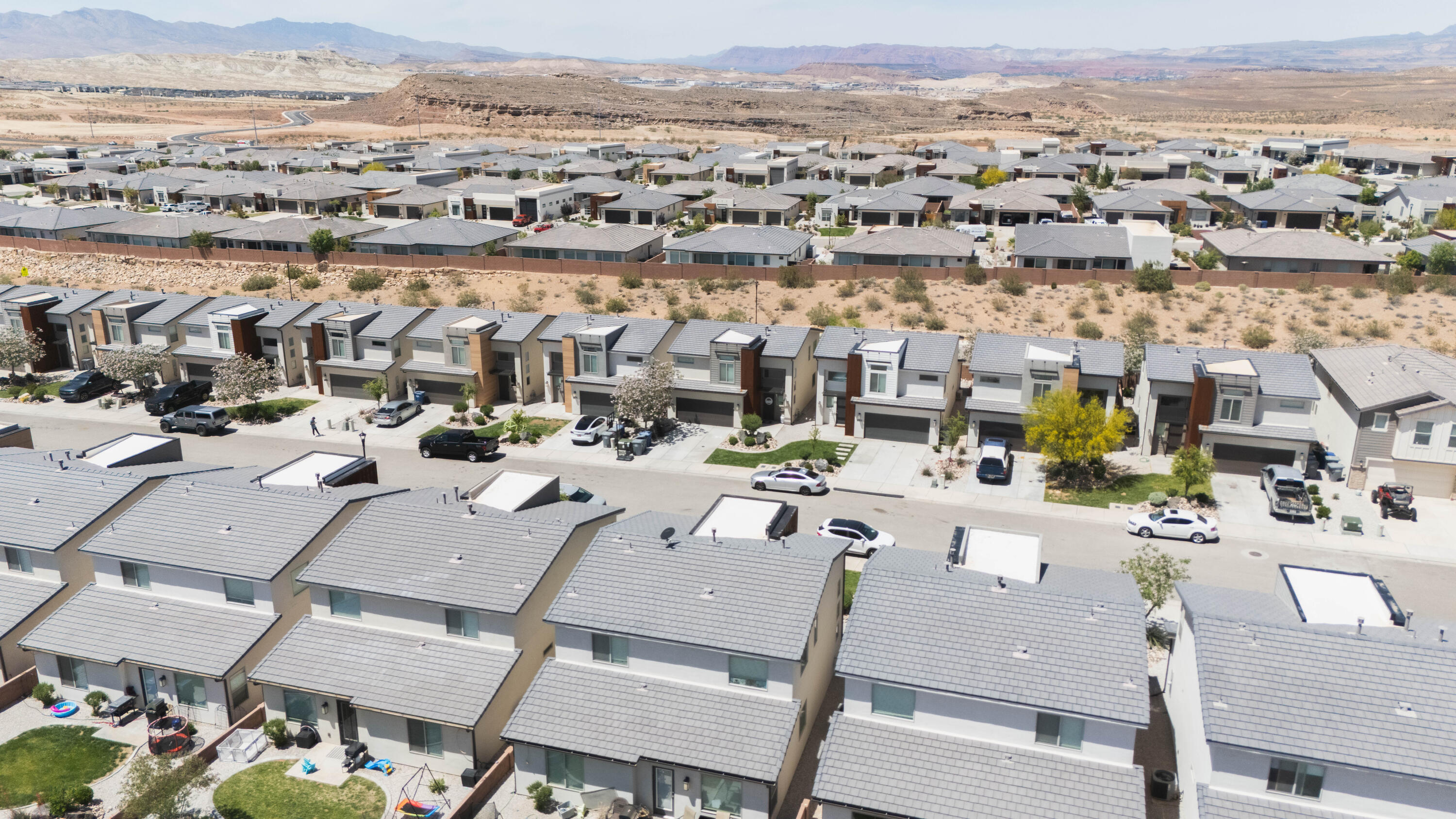 DESERT HOLLOW - Residential