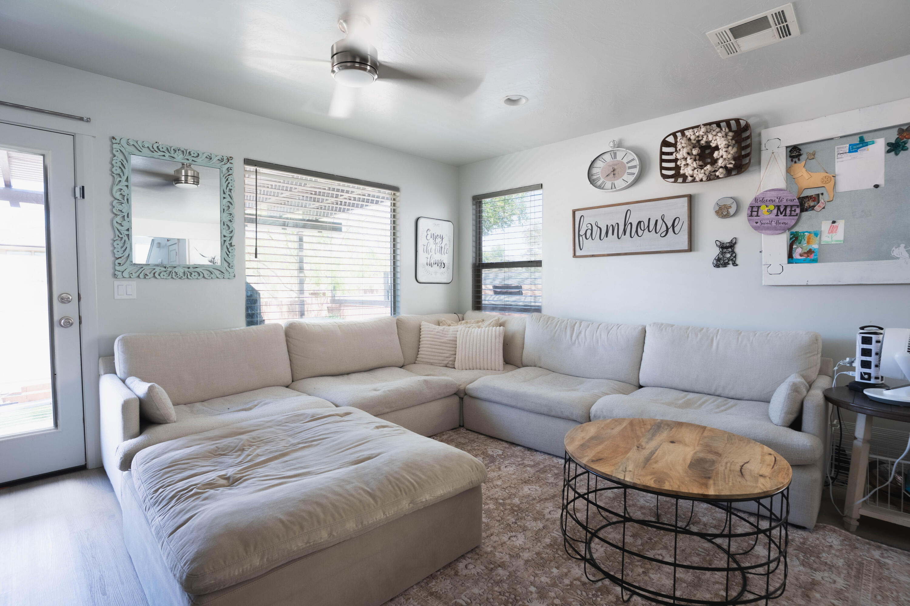 DESERT HOLLOW - Residential