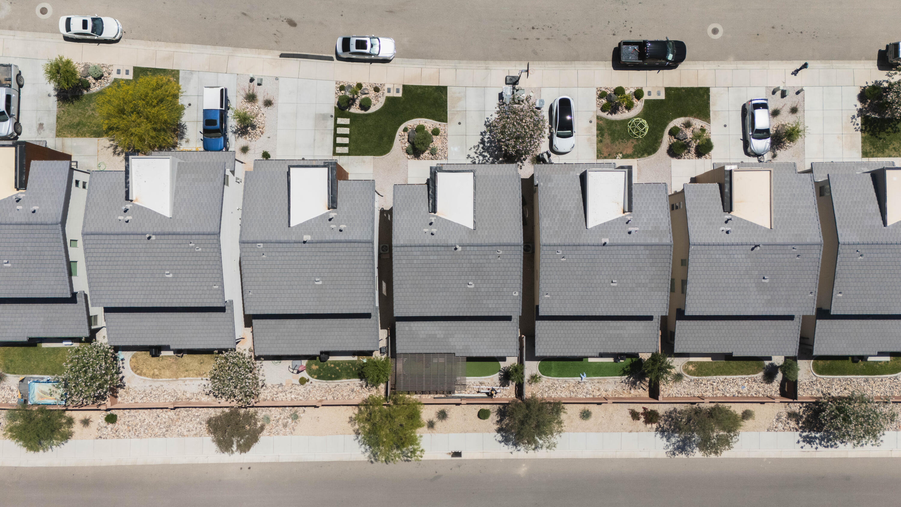 DESERT HOLLOW - Residential