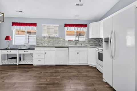 Tiny photo for 1360 E Telegraph ST #5, Washington, UT 84780 (MLS # 26-274066)