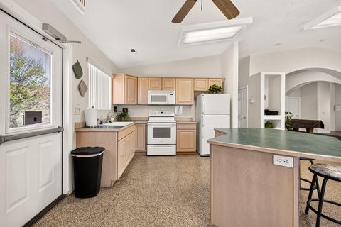 Tiny photo for 1360 E Telegraph ST #5, Washington, UT 84780 (MLS # 26-274066)